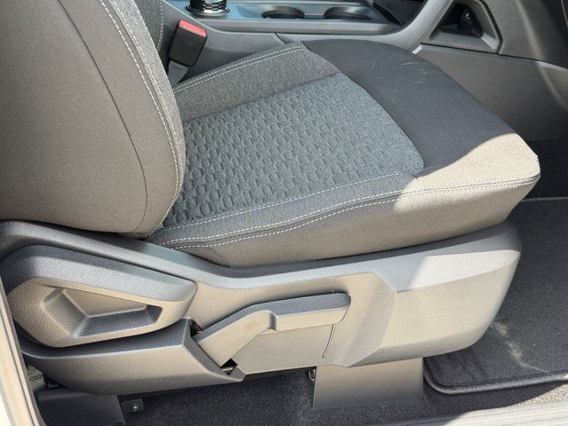 New 2025 Oxford White Ford XLT image 5