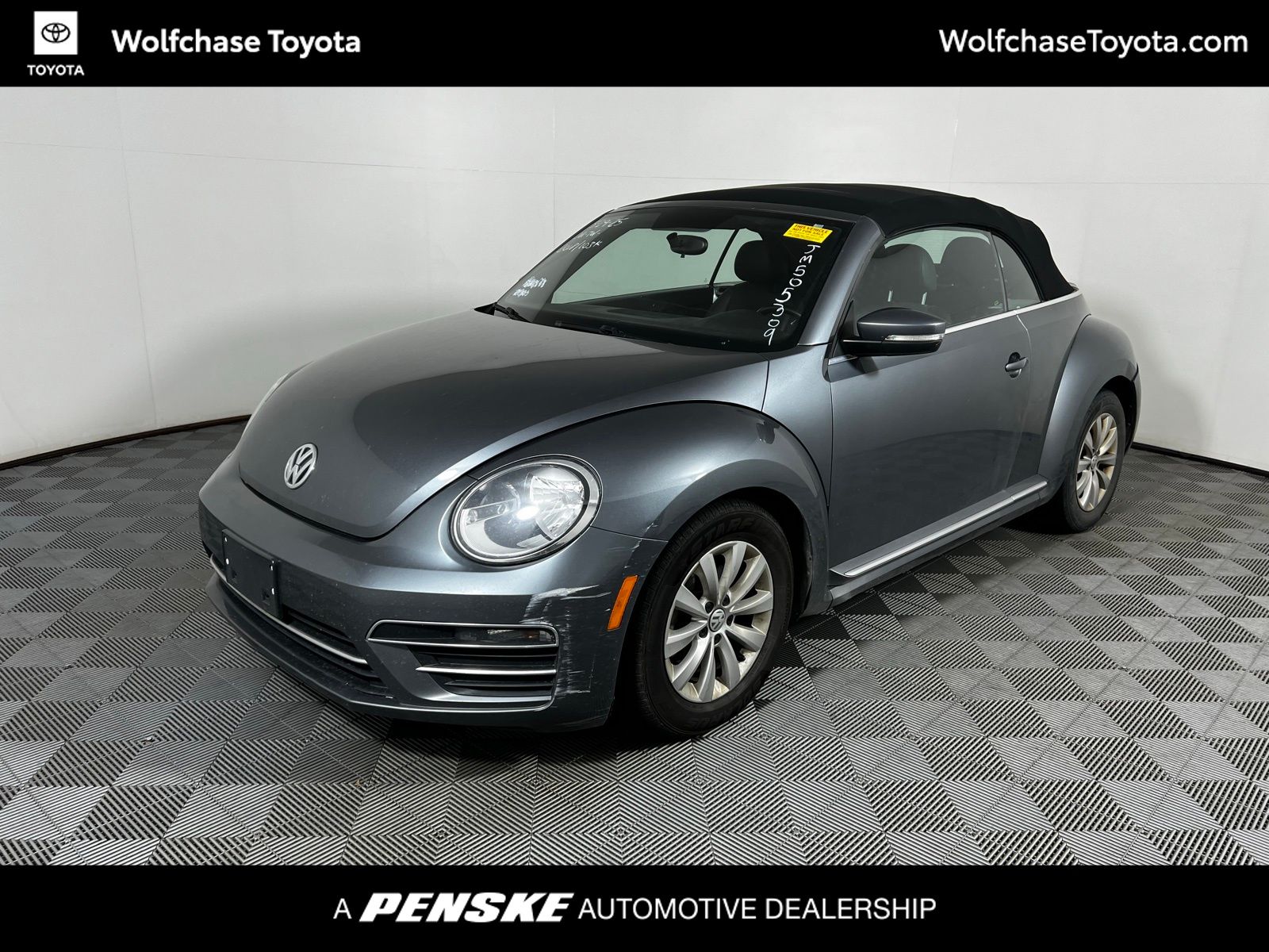 2018 Volkswagen Beetle S Hero Image