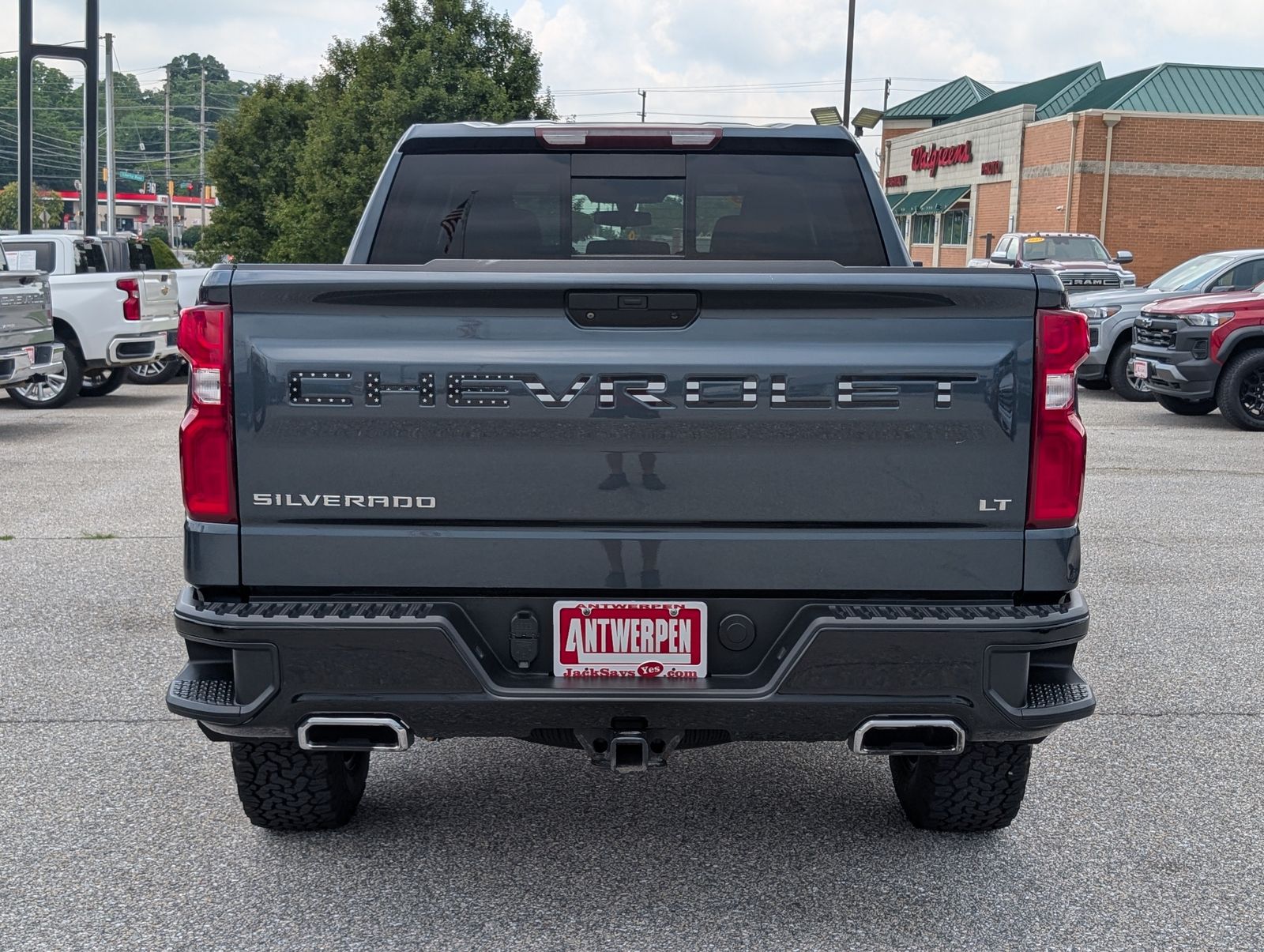 View vehicle photo 4