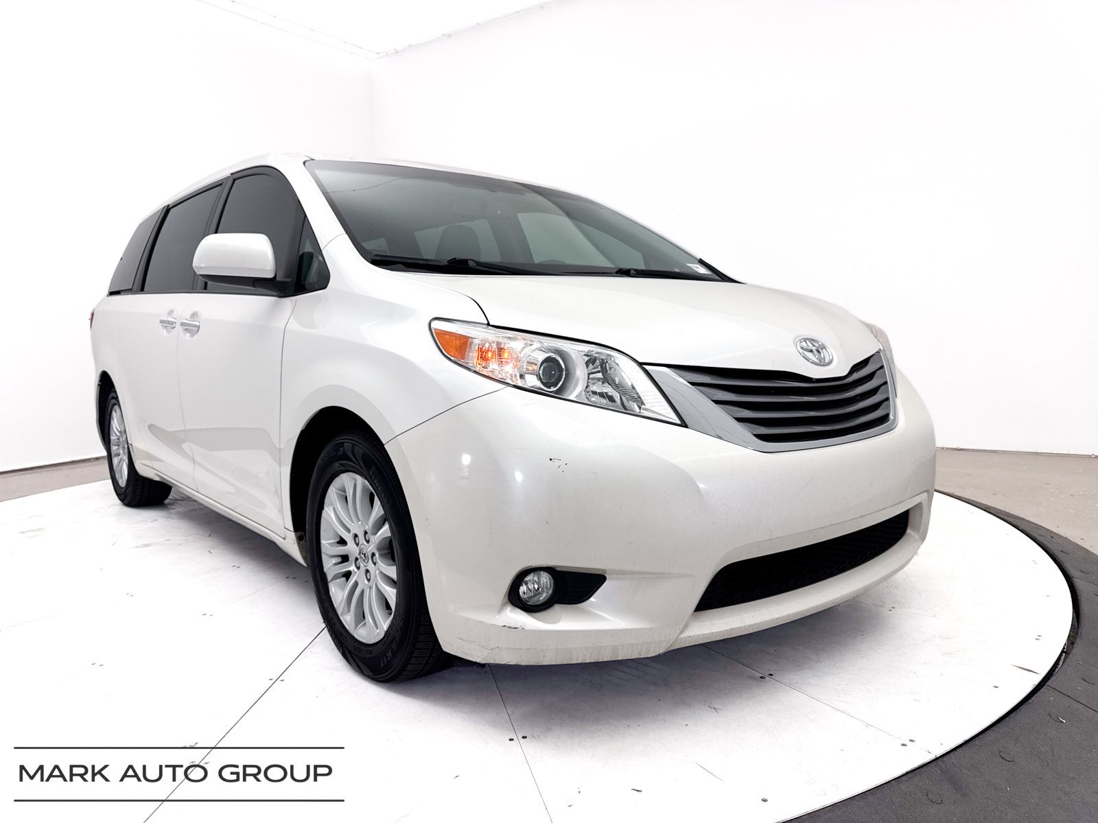2015 Toyota Sienna XLE
