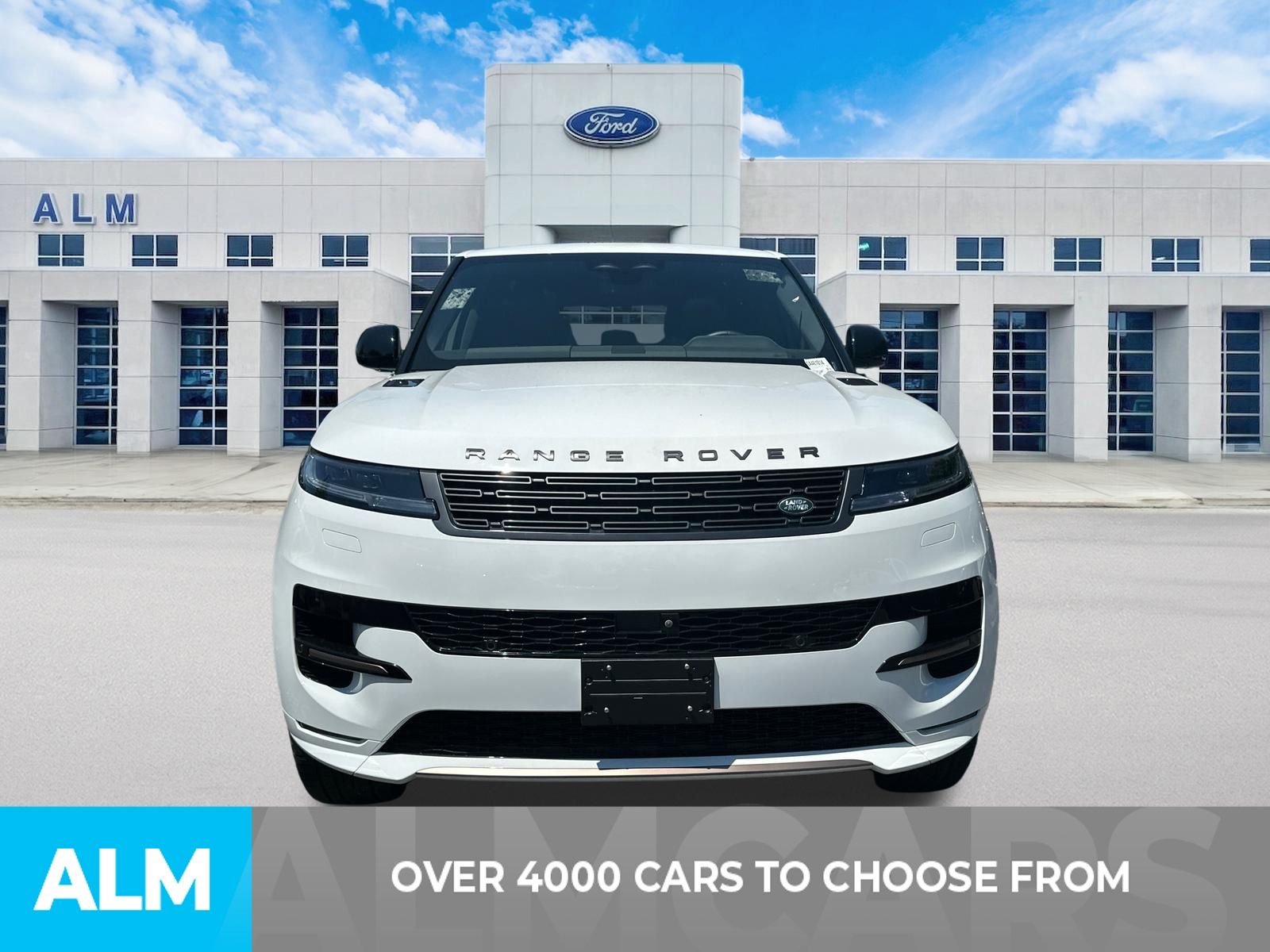 Used 2025 White Land Rover Dynamic SE image 2