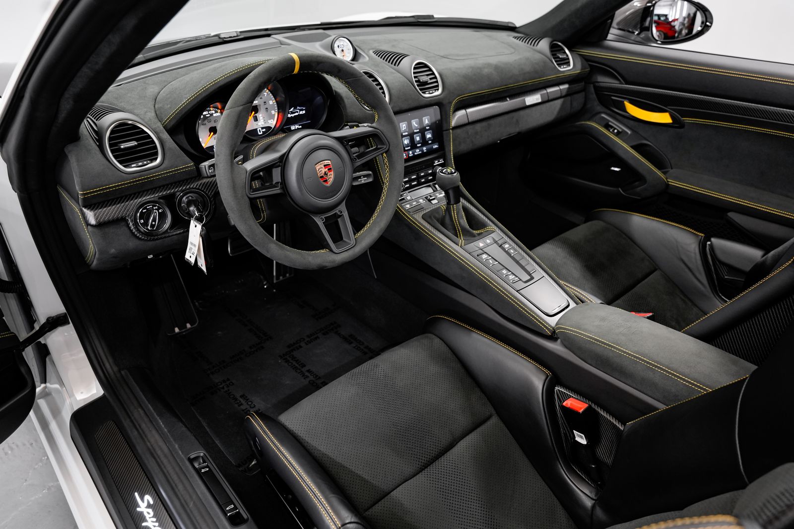 2024 Porsche 718 Spyder RS — photo 8