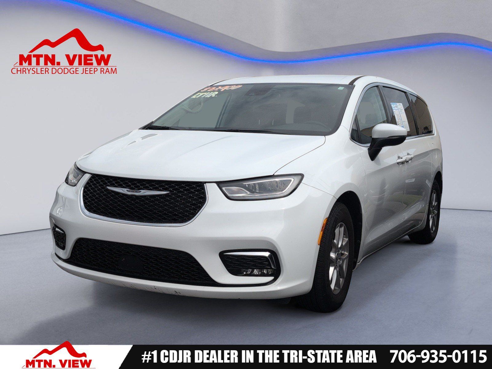 Bright White Clearcoat 2023 Chrysler Pacifica Minivan Front-Wheel Drive 9-Speed Automatic