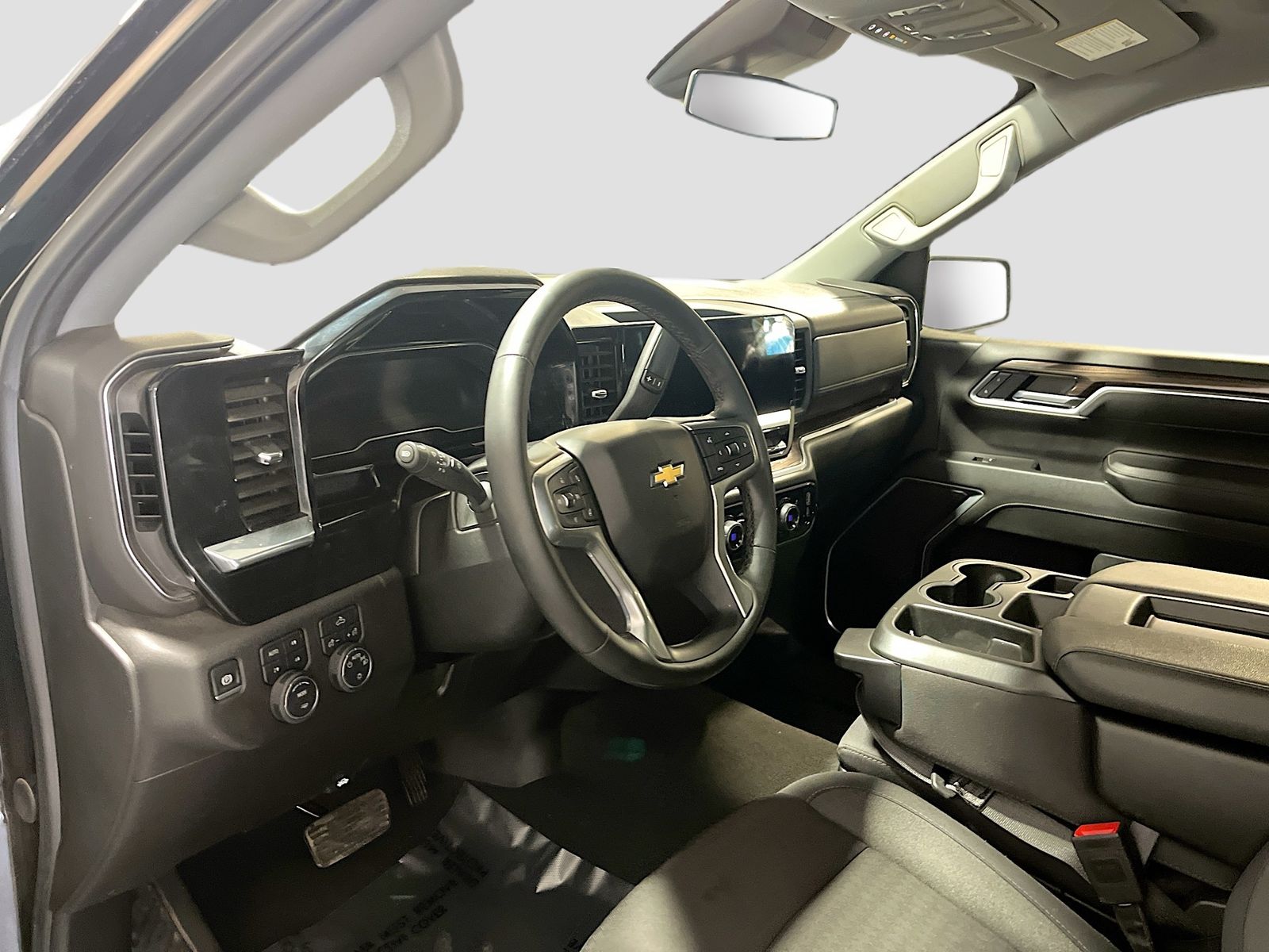 Used 2025 Black Chevrolet LT image 9