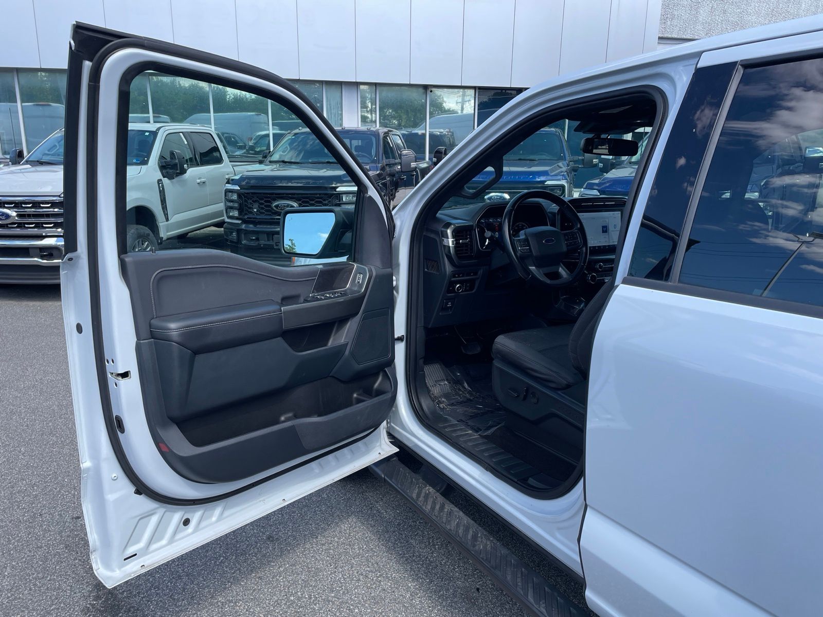 Certified Used 2022 White Metallic Ford XLT image 11