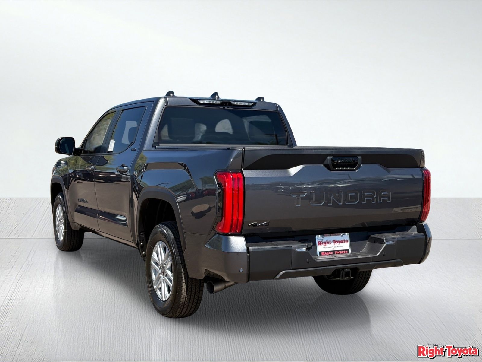 View vehicle photo 4