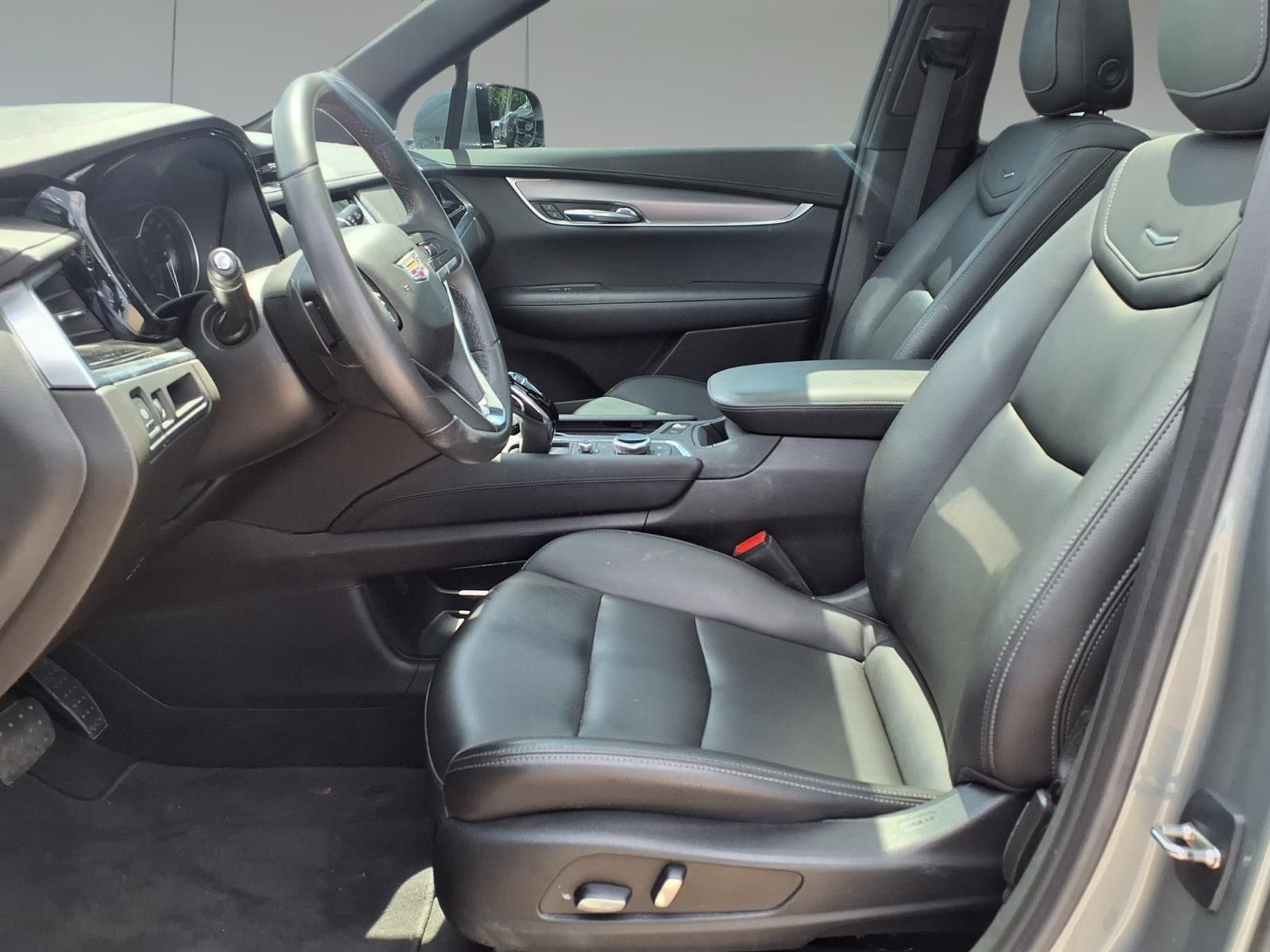 2023 Cadillac XT6 Luxury Silver at Tom Peacock Cadillac