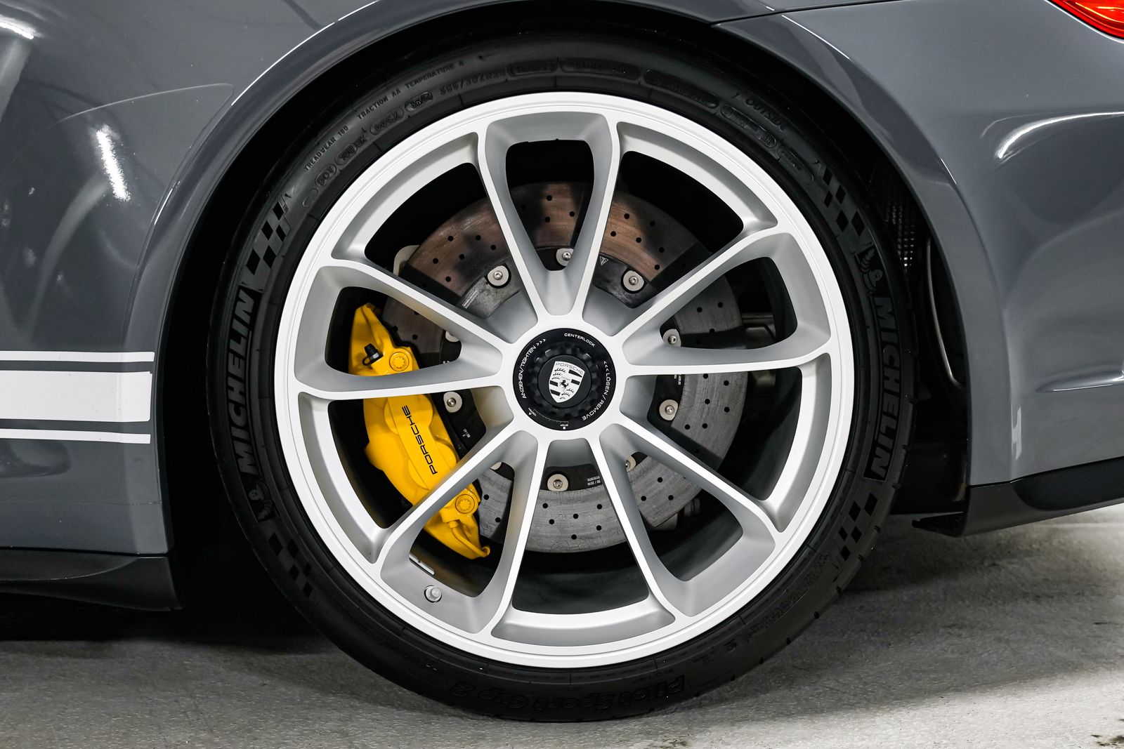 2018 Porsche 911 GT3 — photo 46