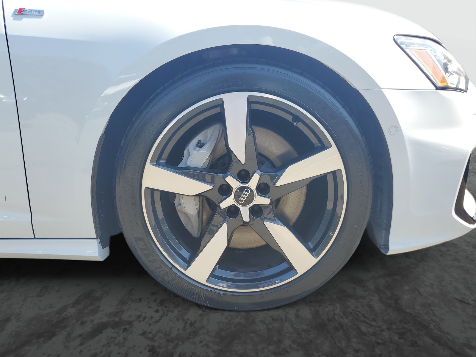 Vehicle photo