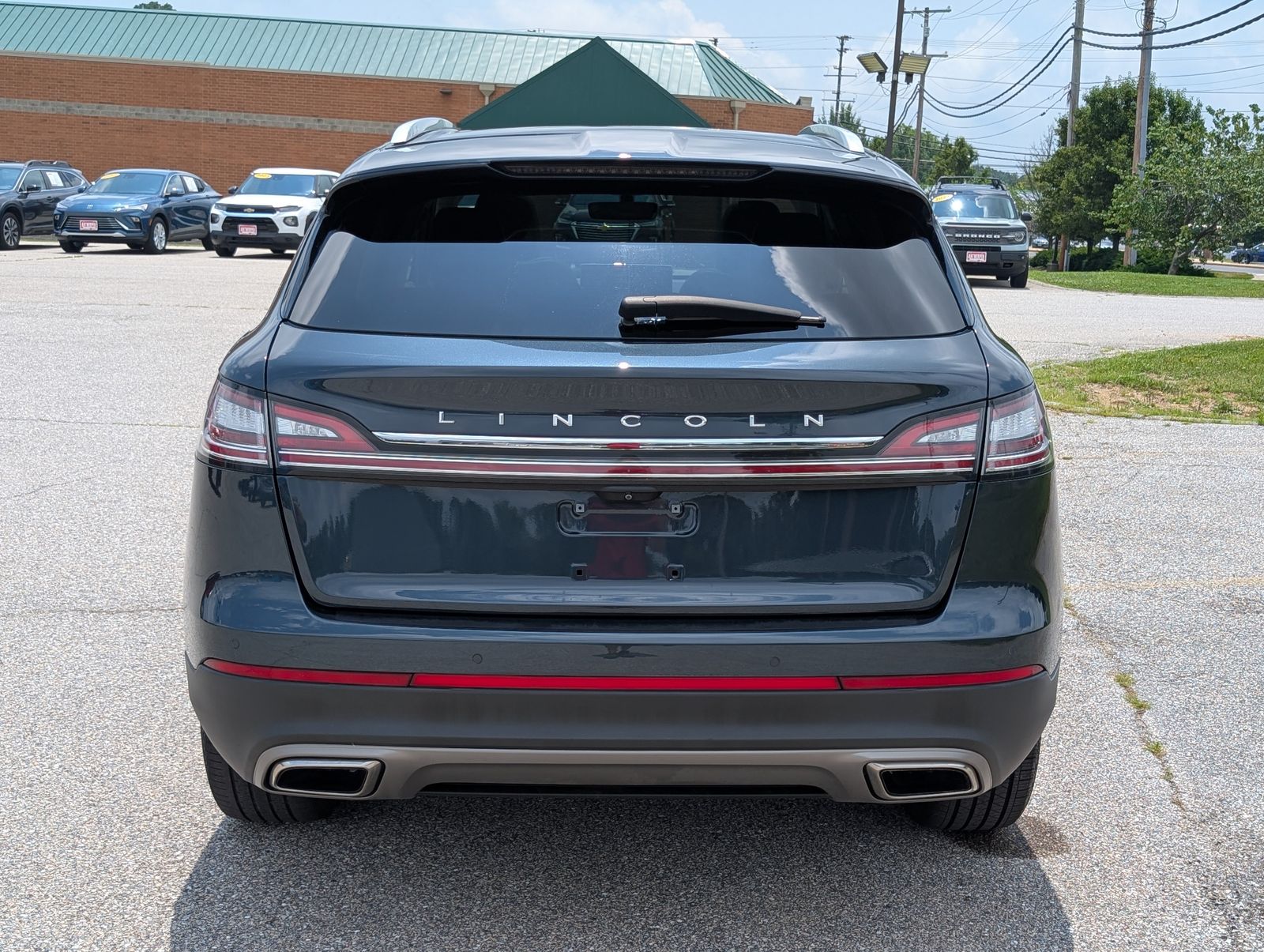 View vehicle photo 4