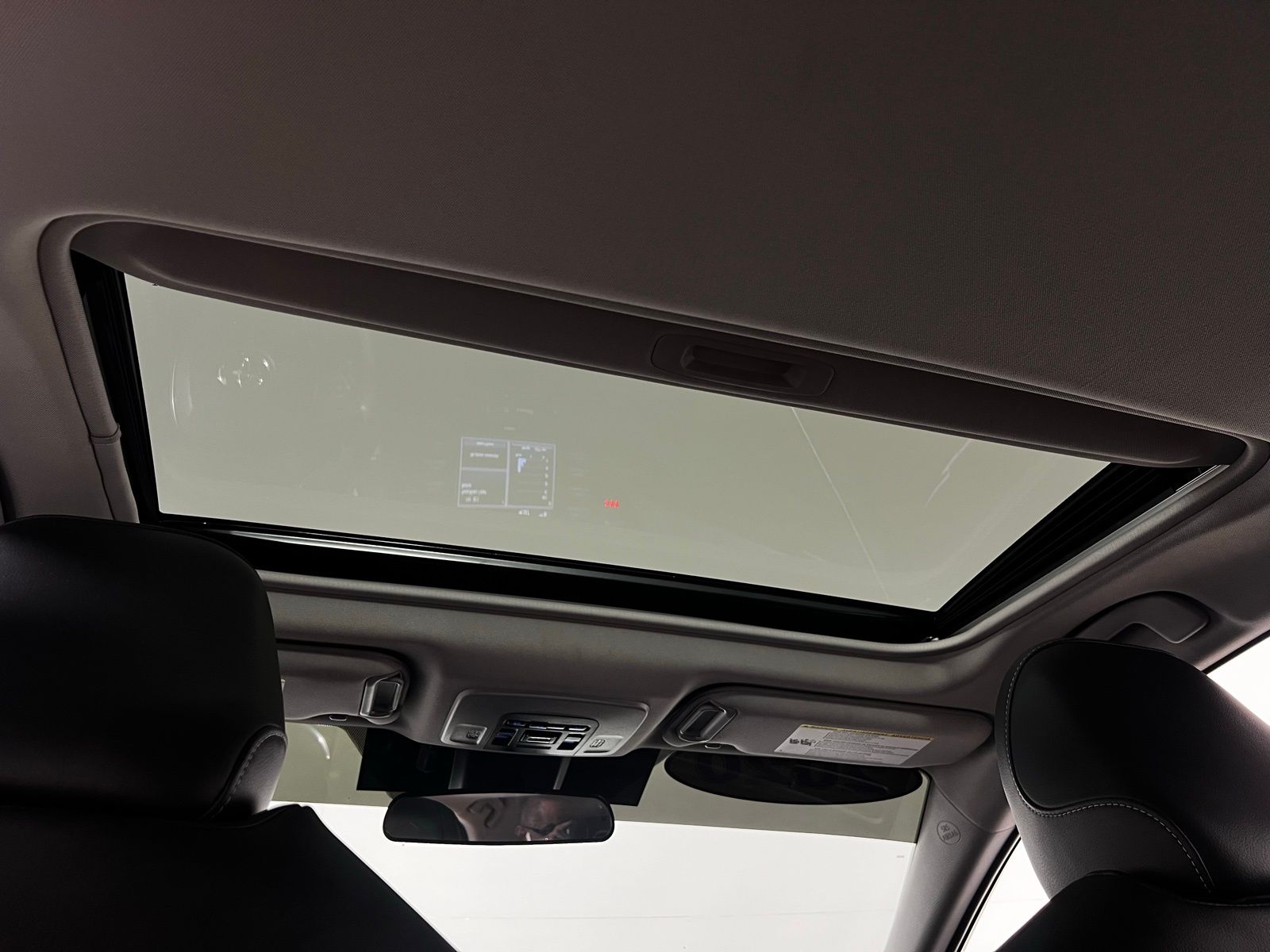 2020 Toyota Camry SE 21