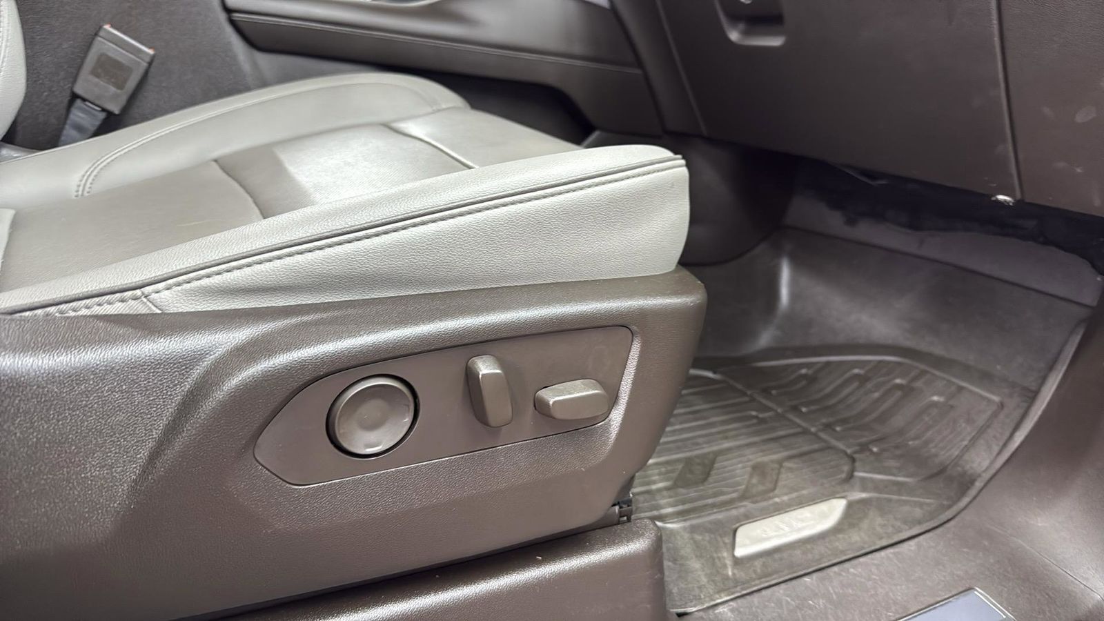 Used Car 2022 Gmc Yukon Xl  Slt For Sale Under $40,000 In Austin, Texas