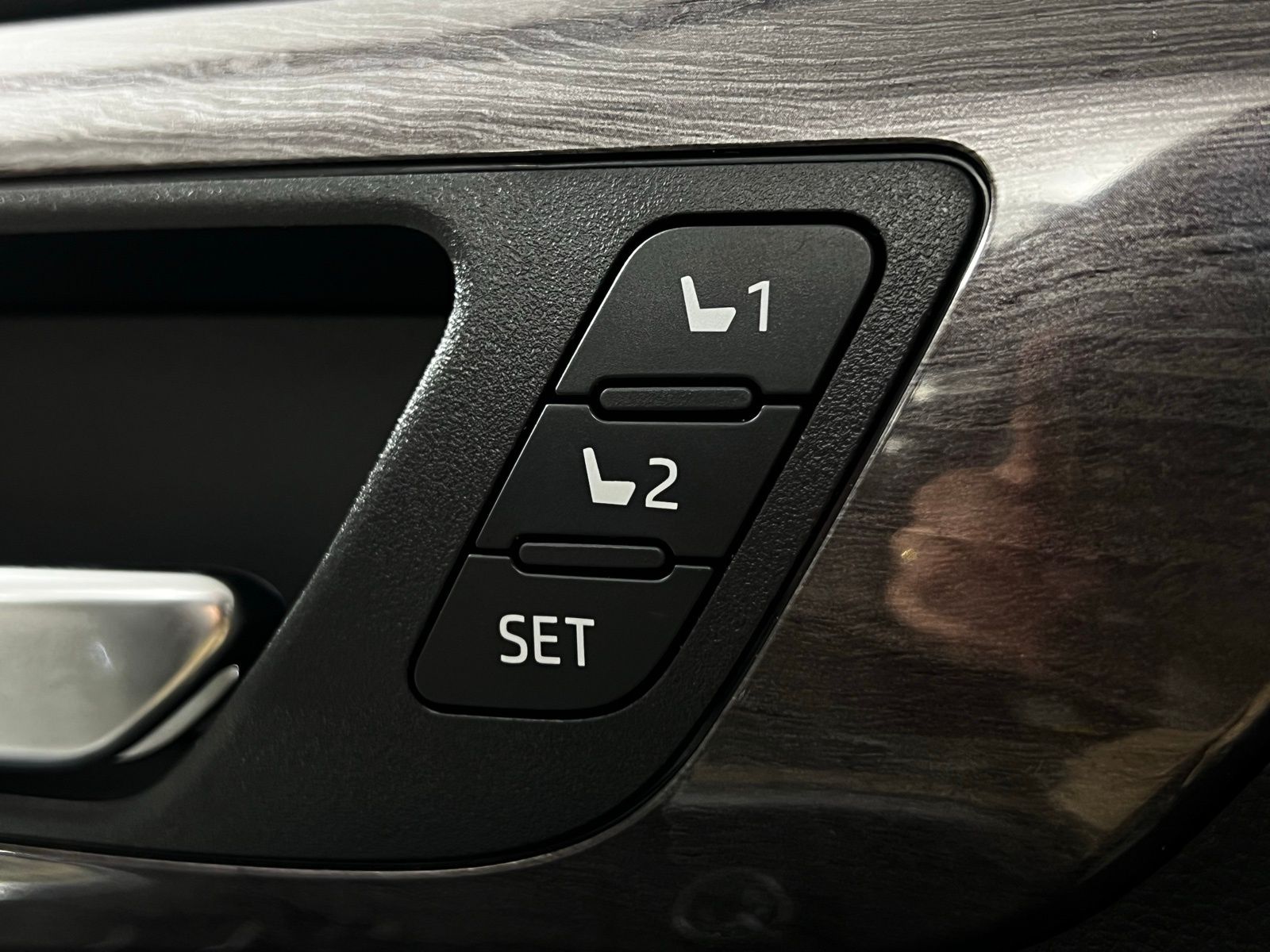 Thumbnail: 2025 Toyota Highlander - 15