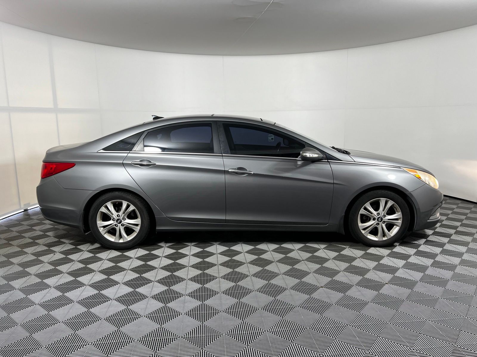 Thumbnail: 2013 Hyundai Sonata - 4