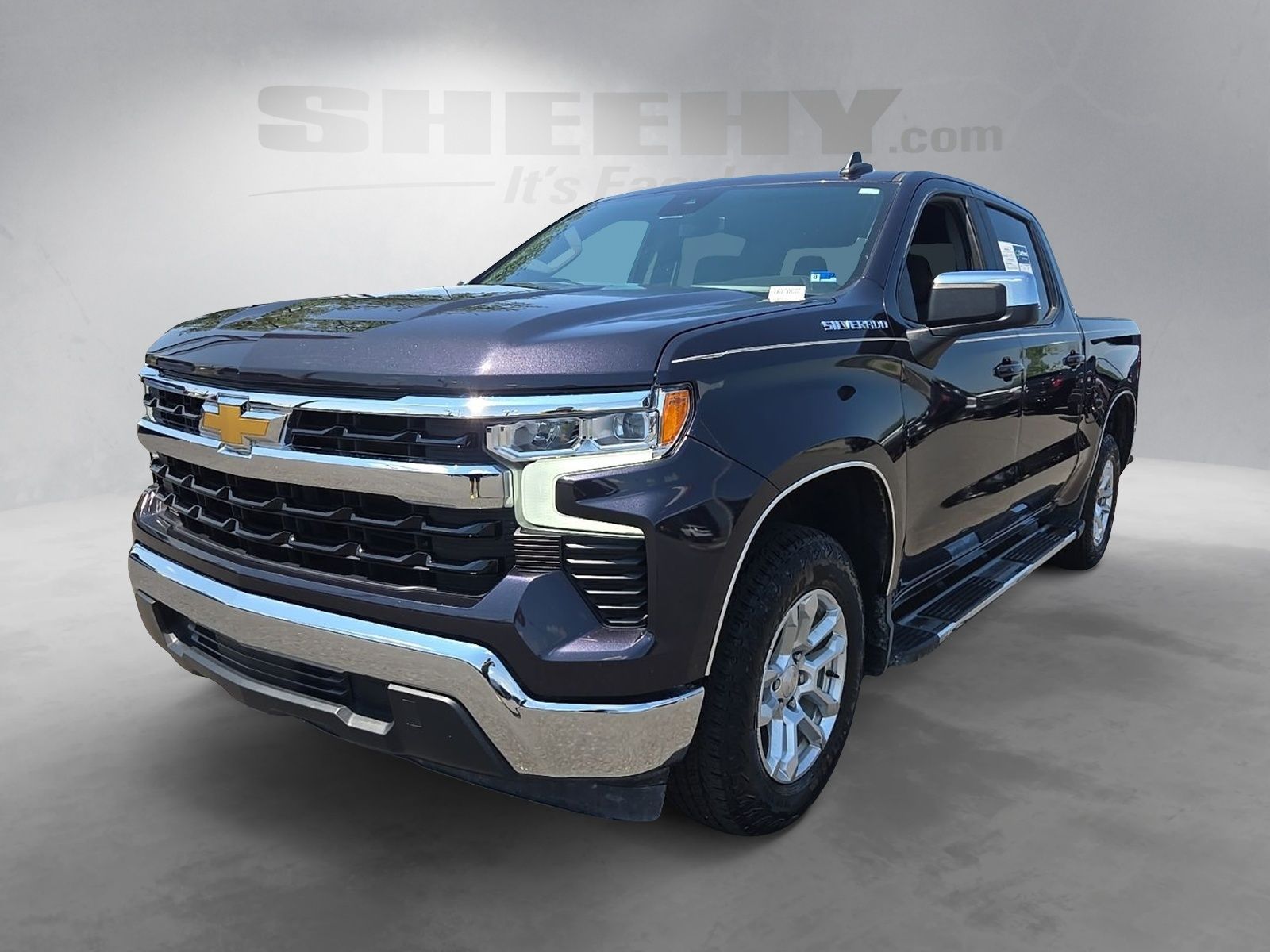 Used 2023 Gray Chevrolet LT image 16