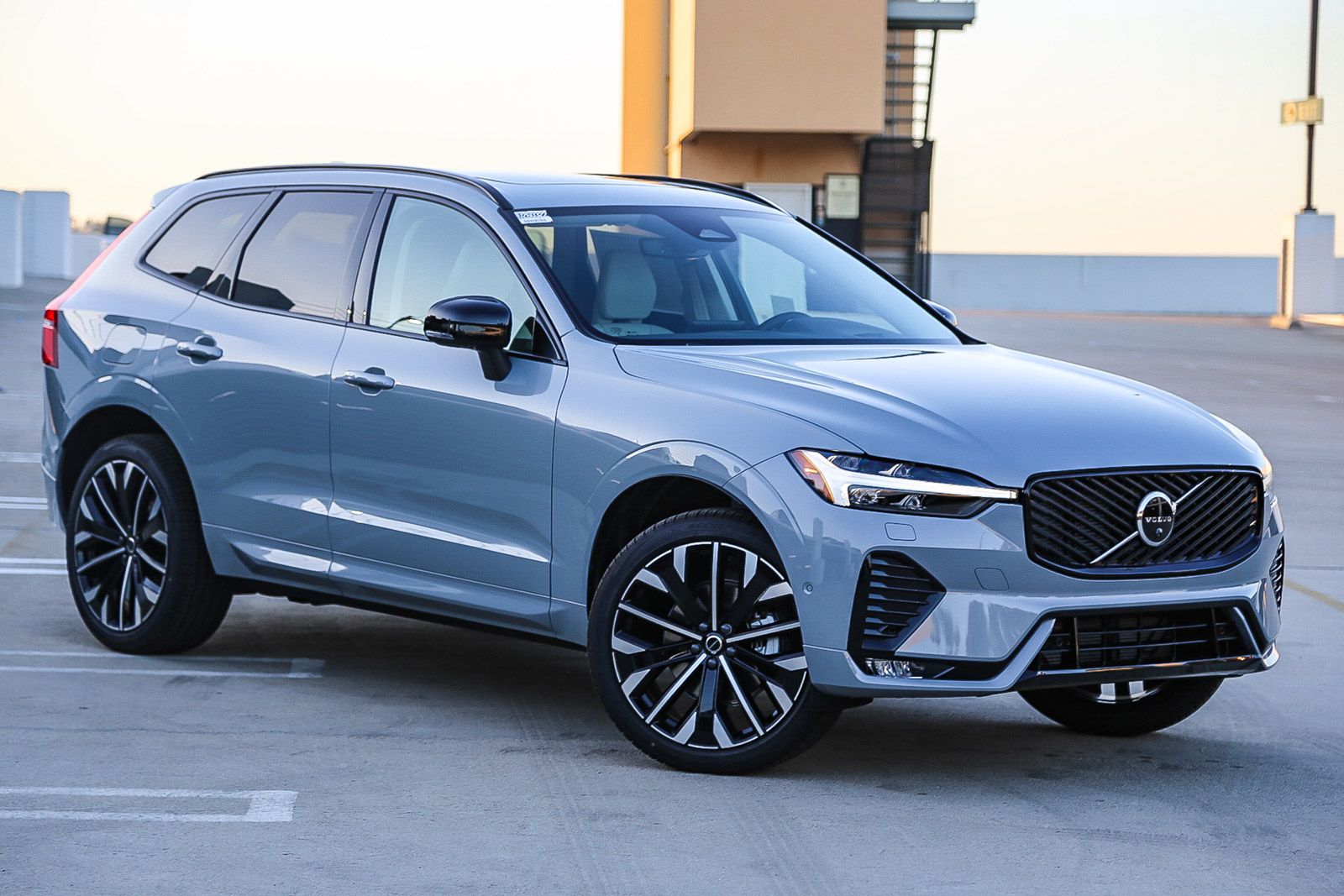 2026 Volvo XC60 B5 Ultra