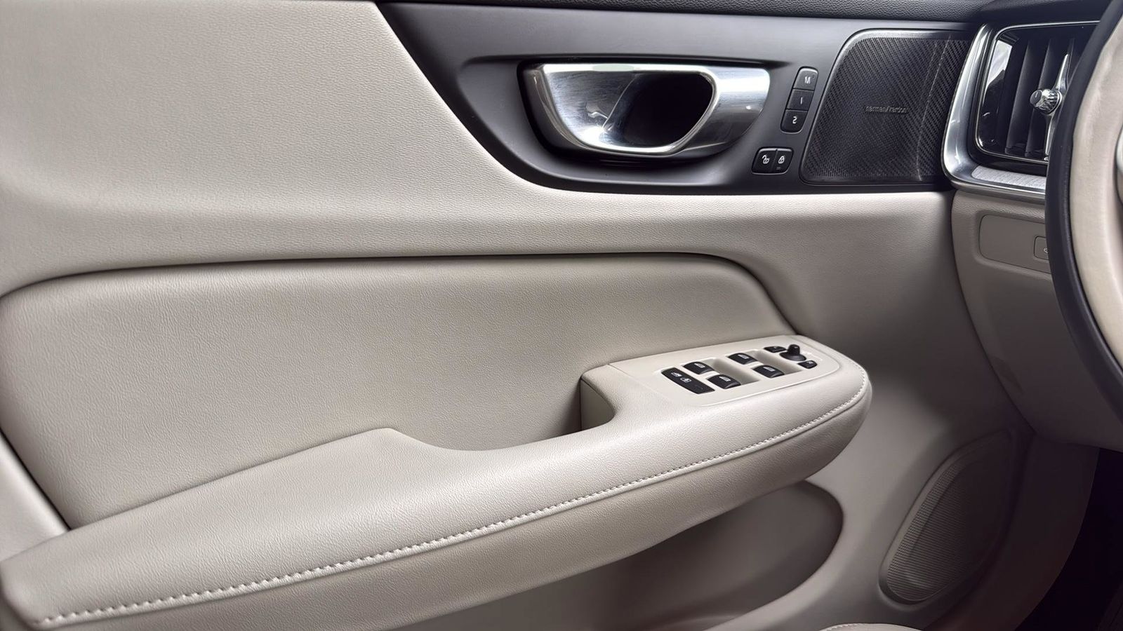 Used Car 2024 Volvo S60 Recharge Plug-in Hybrid  T8 Plus Dark Theme For Sale Under $40,000 In Austin, Texas