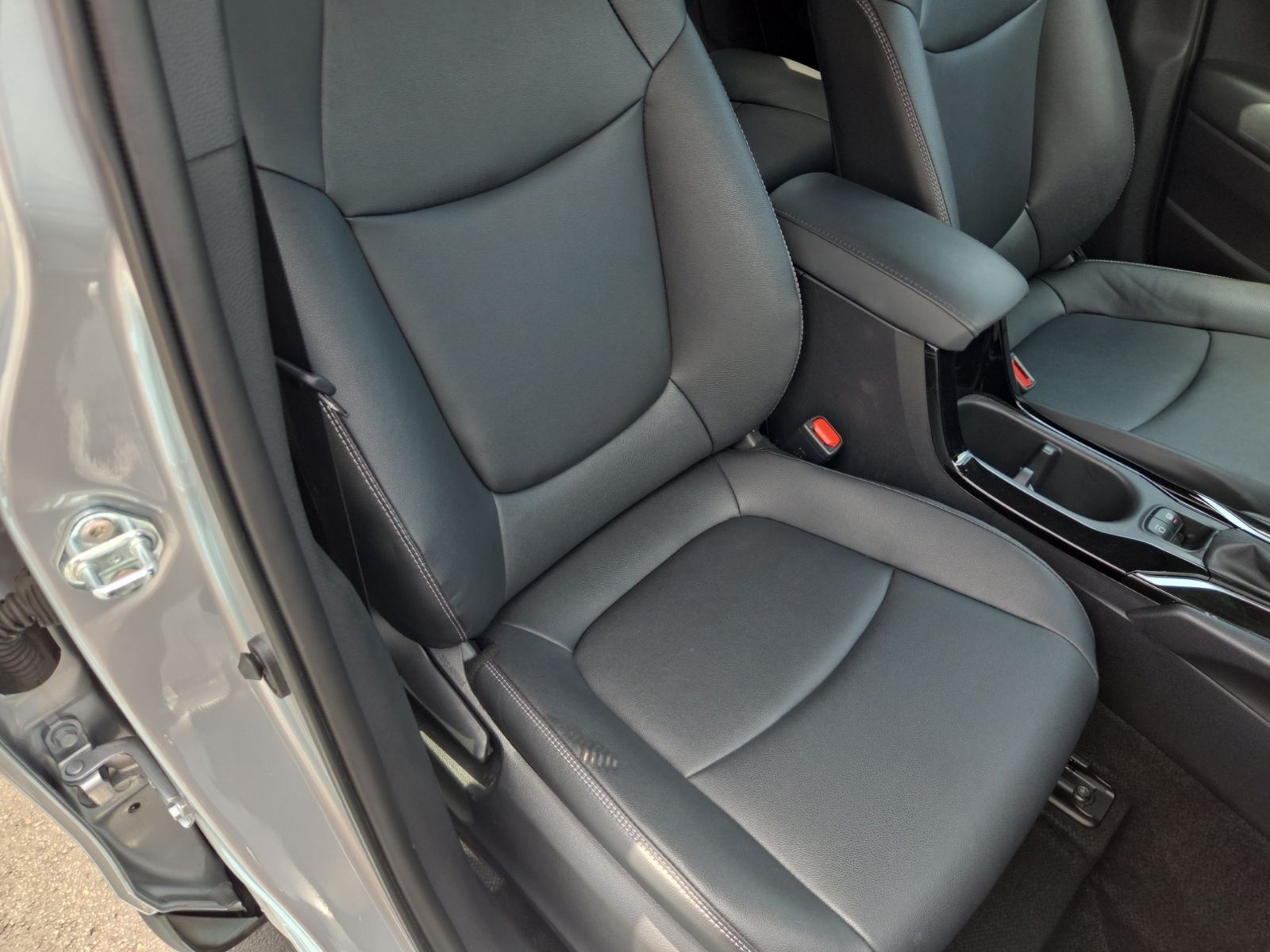 2025 Toyota Corolla Cross XLE - Photo 14
