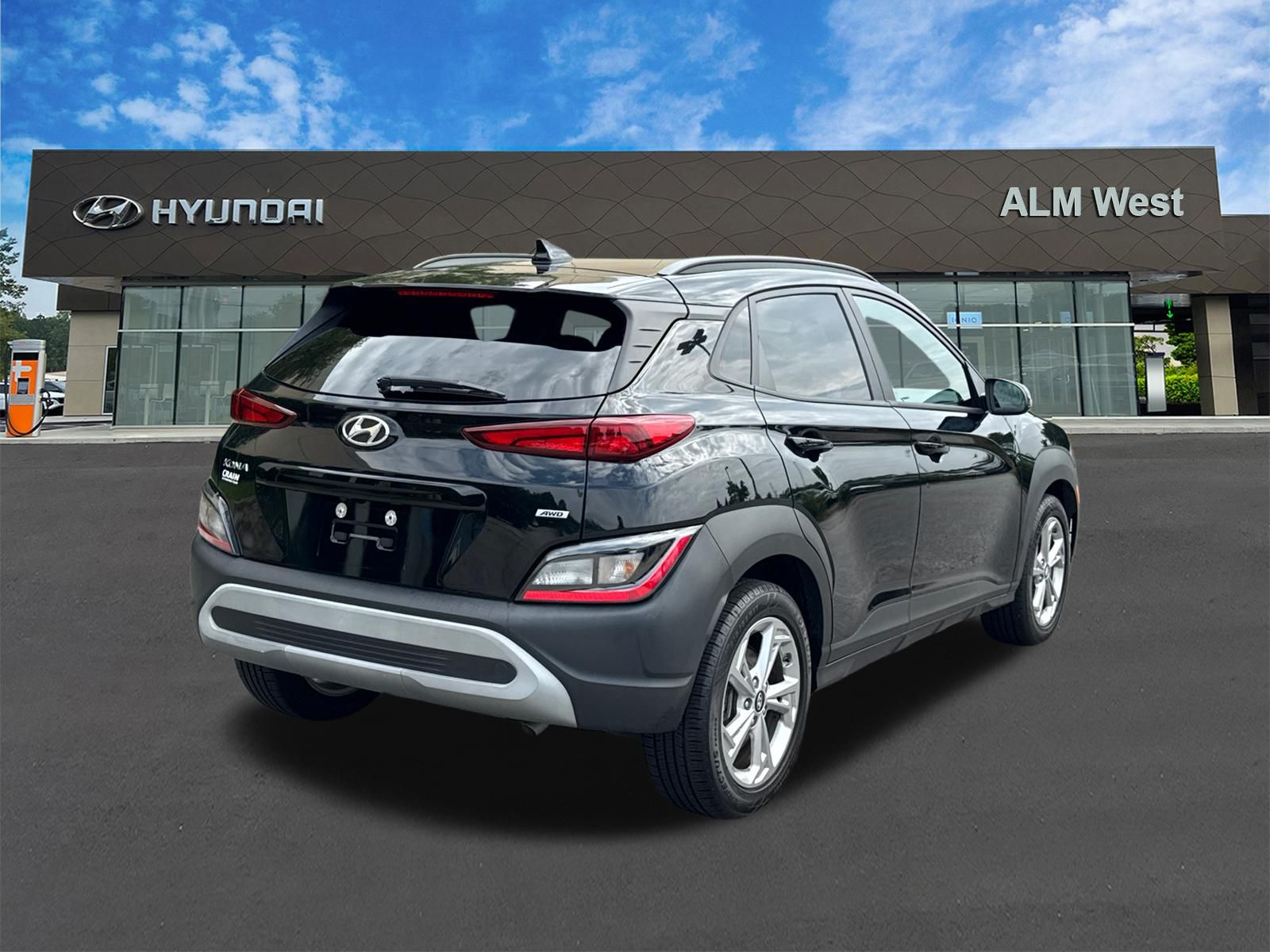Used 2023 Black Hyundai SEL image 5