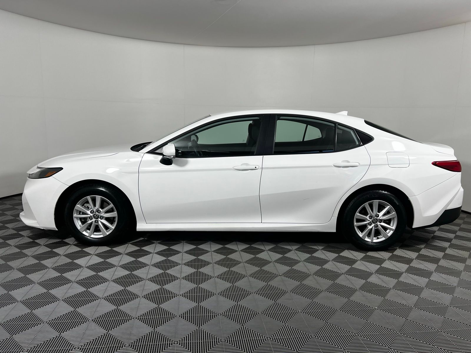 Thumbnail: 2025 Toyota Camry - 8
