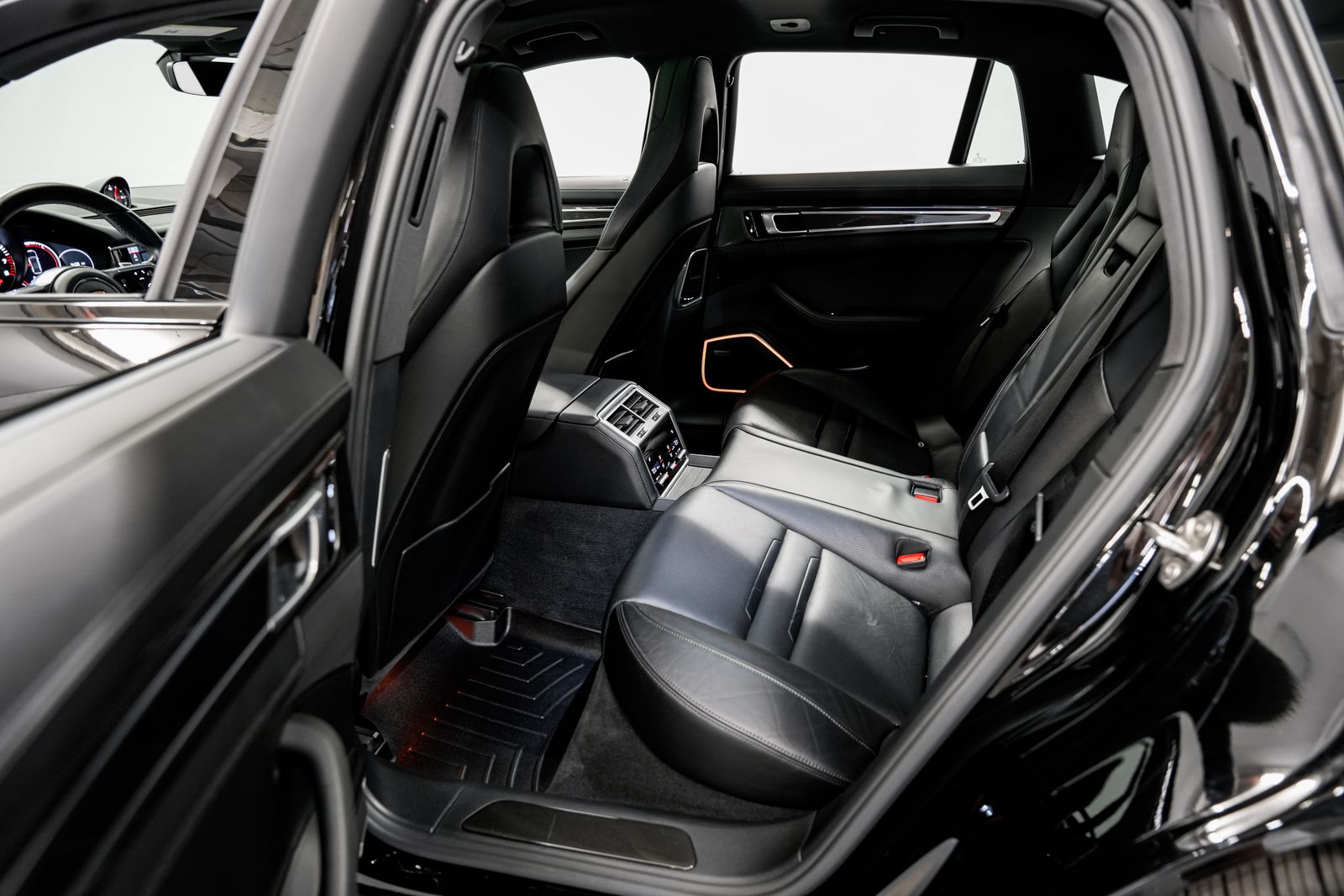 2018 Porsche Panamera Sport Turismo 4S — photo 35
