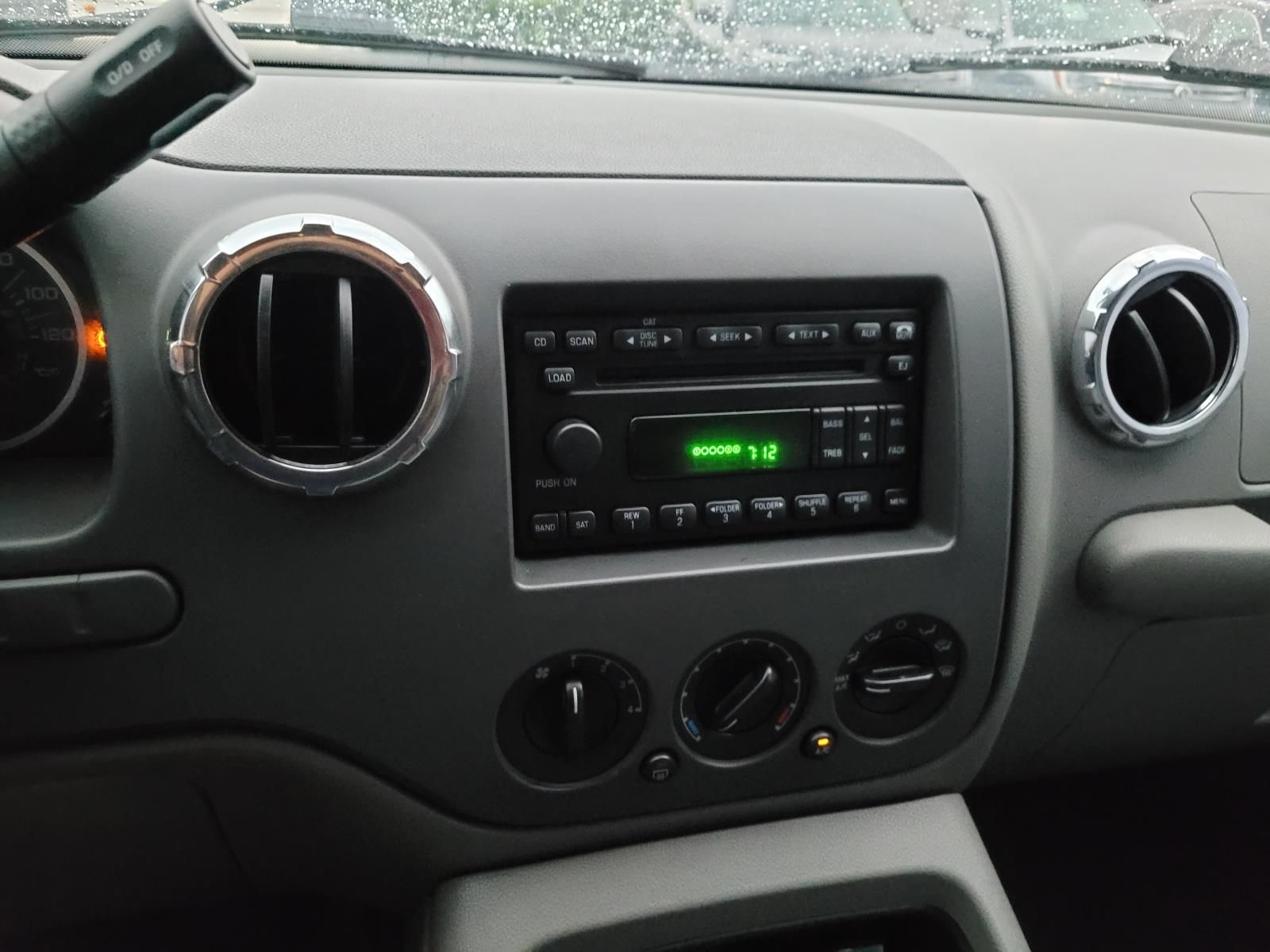 used 2005 Ford Expedition car, priced at $6,750