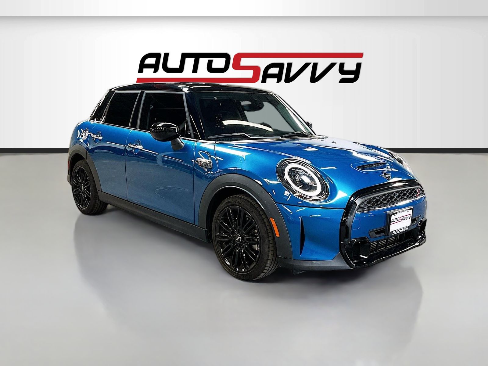 2022 MINI Hardtop Cooper S's photo