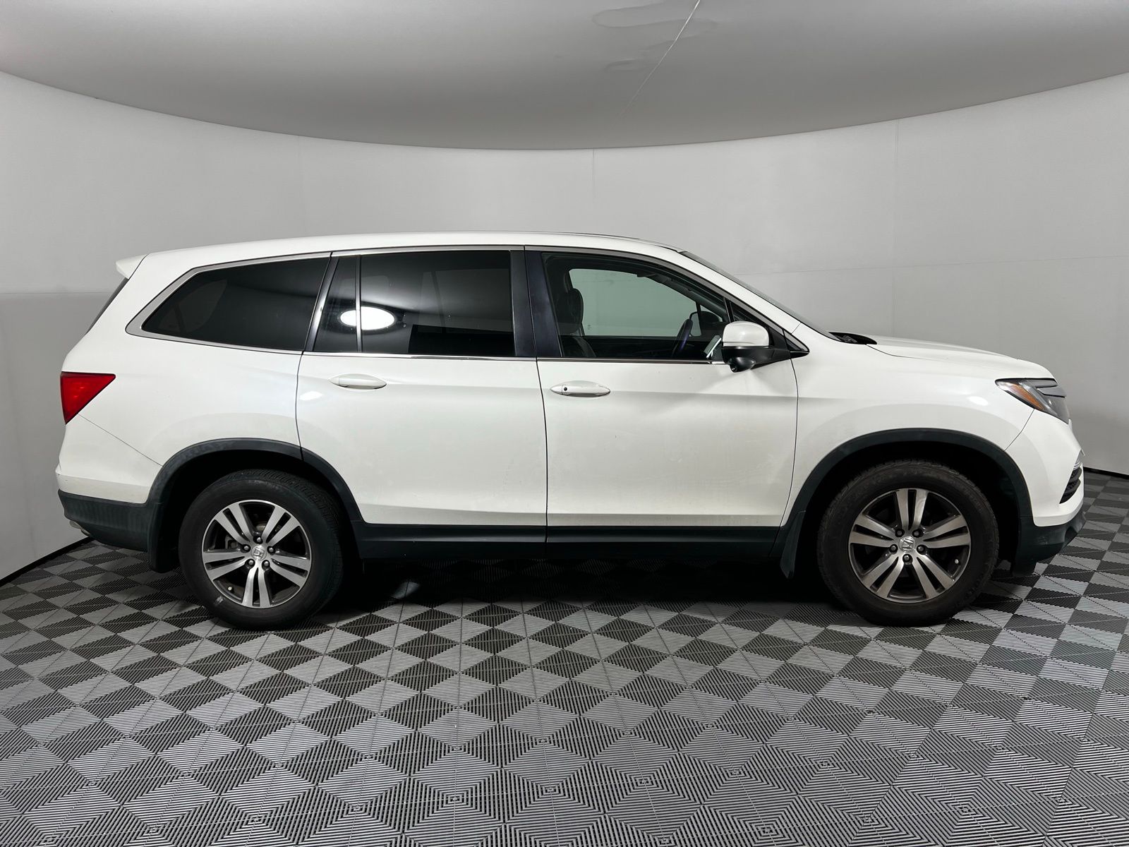 Thumbnail: 2018 Honda Pilot - 4
