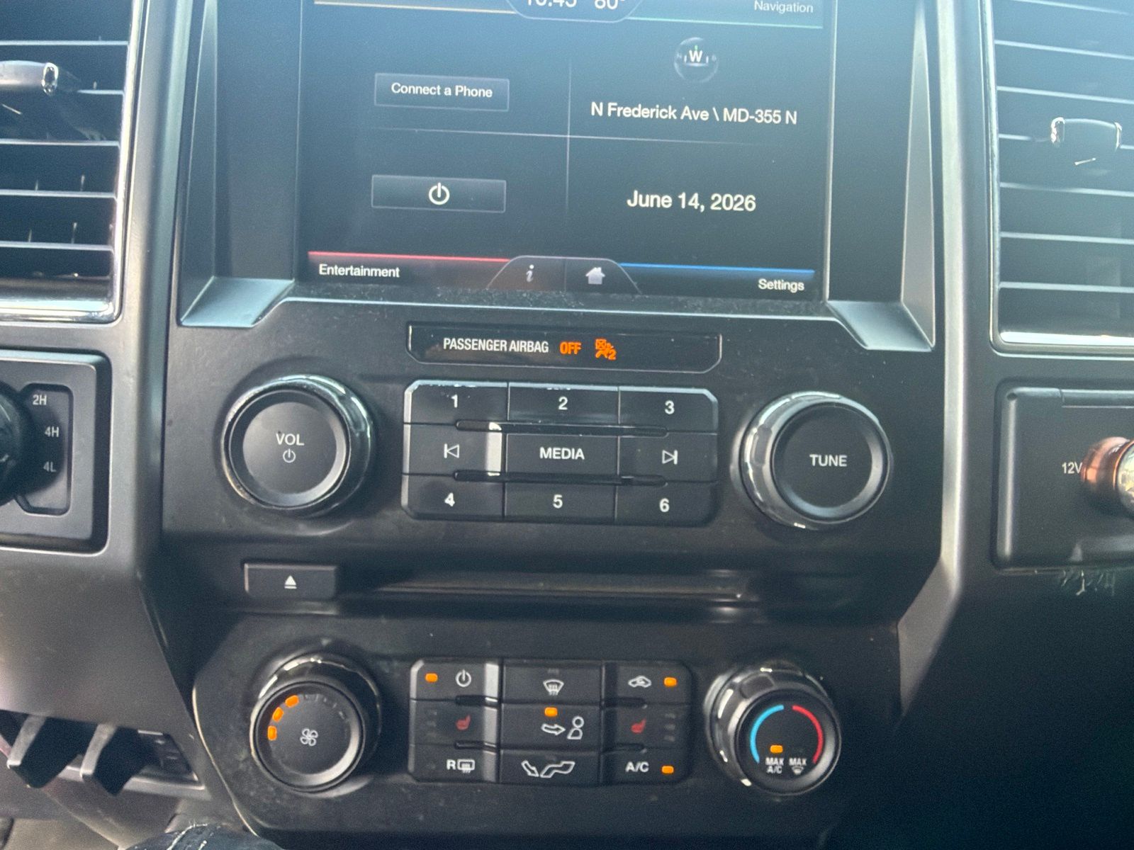 Used 2015 Tuxedo Black Metallic Ford XLT image 21