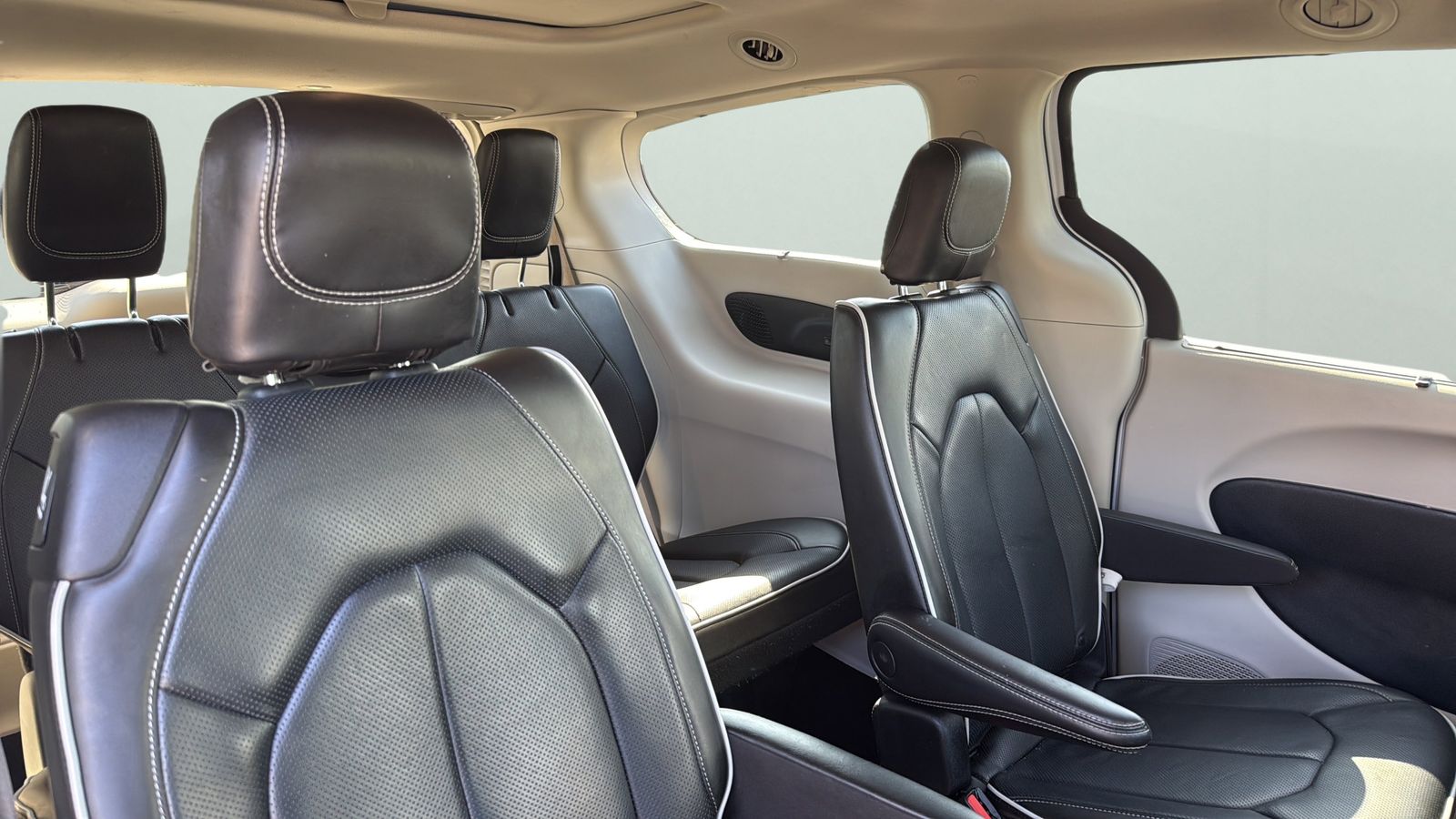 Used Car 2021 Chrysler Pacifica  Limited For Sale Under $30,000 In Austin, Texas