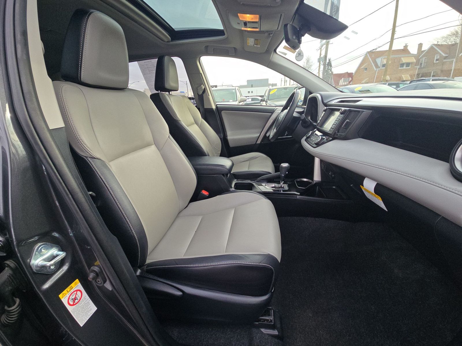 2018 Toyota RAV4 Limited 24