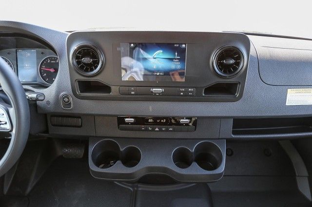 2024 Mercedes-Benz Sprinter Cab Chassis Base - Photo 11