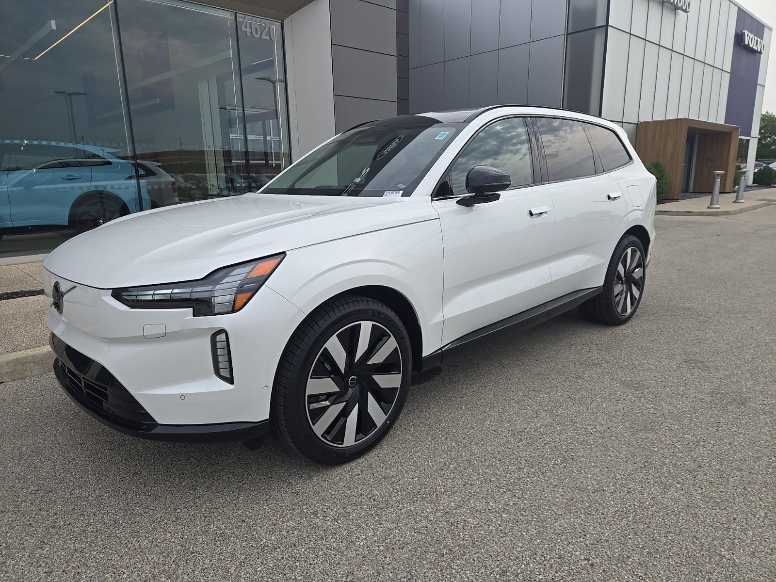Crystal White 2026 Volvo EX90 SUV / Crossover All-Wheel Drive 1-Speed Automatic