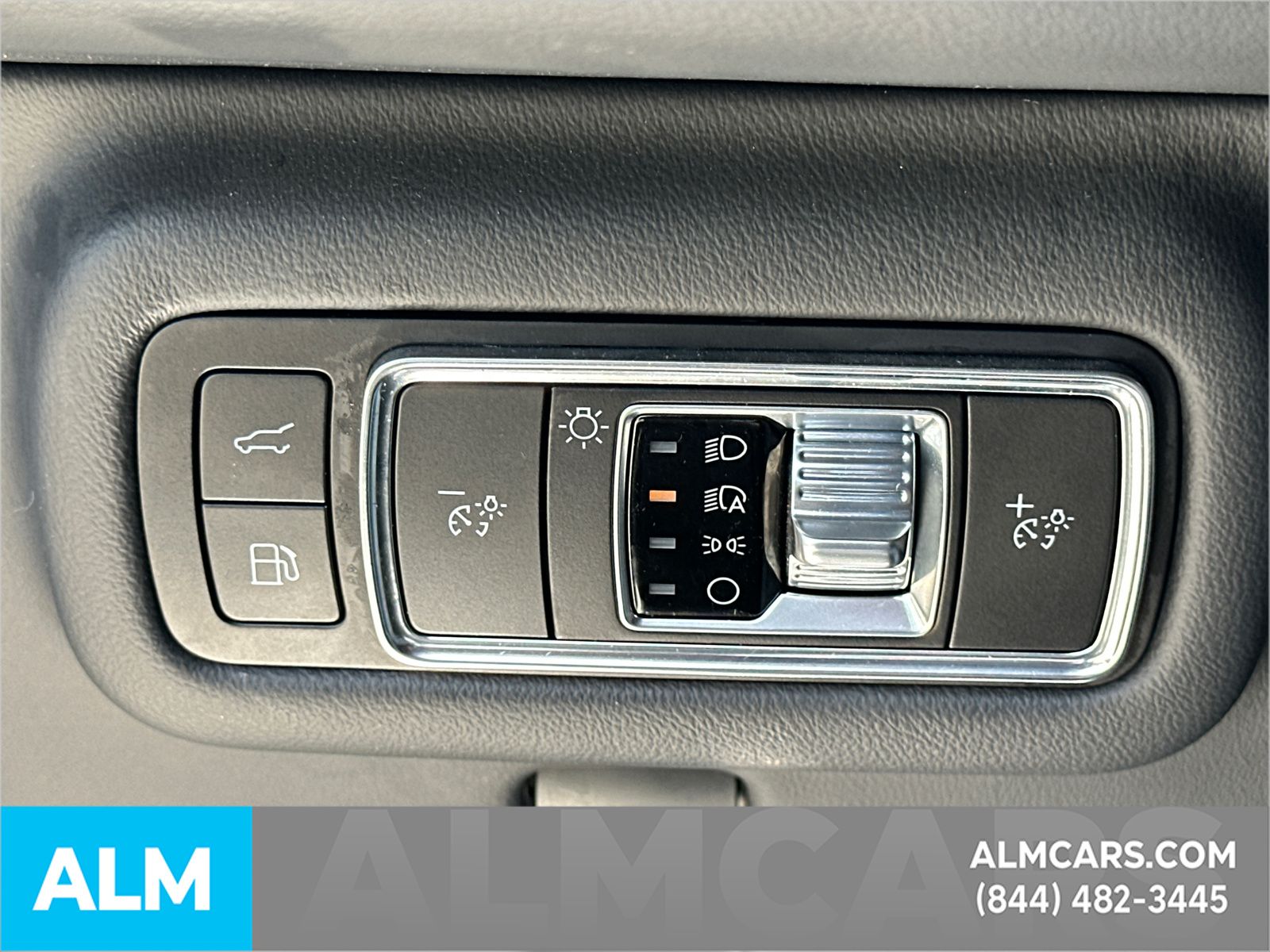Used 2025 Infinite Black Metallic Lincoln Premiere image 28