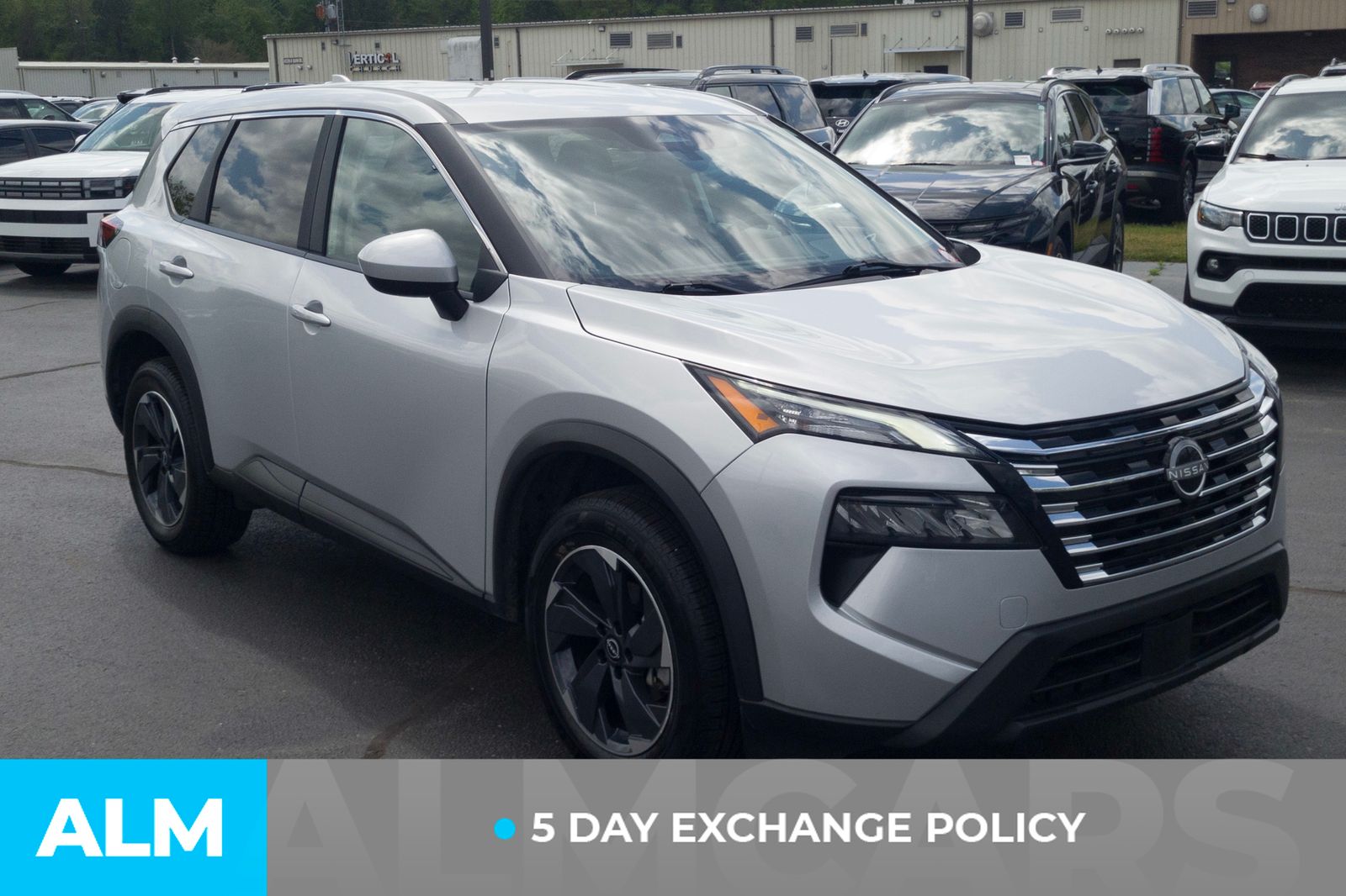 View vehicle photo 4