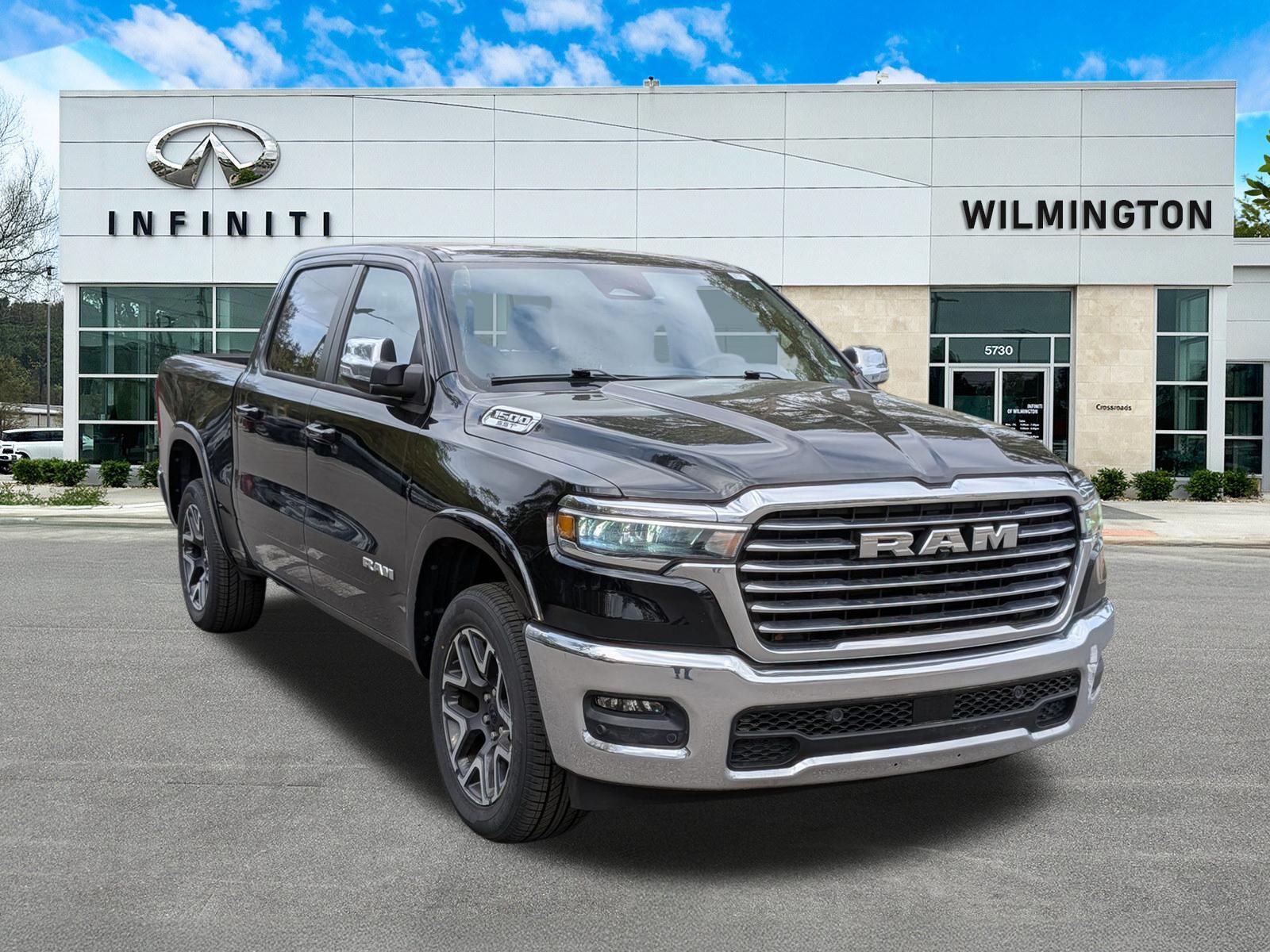 2025 RAM 1500 Laramie Crew Cab 4WD