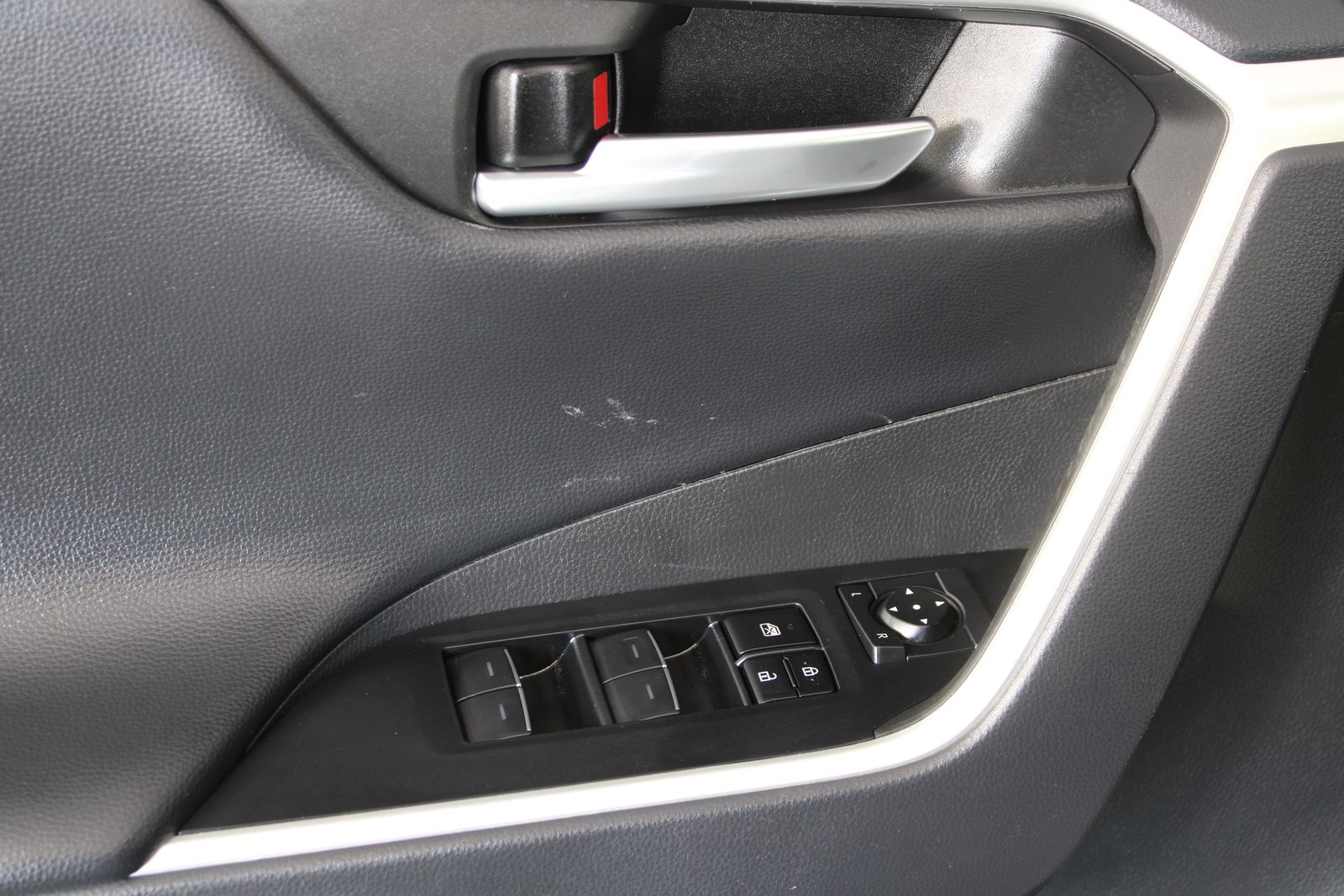 Used 2024 White Toyota Adventure image 9