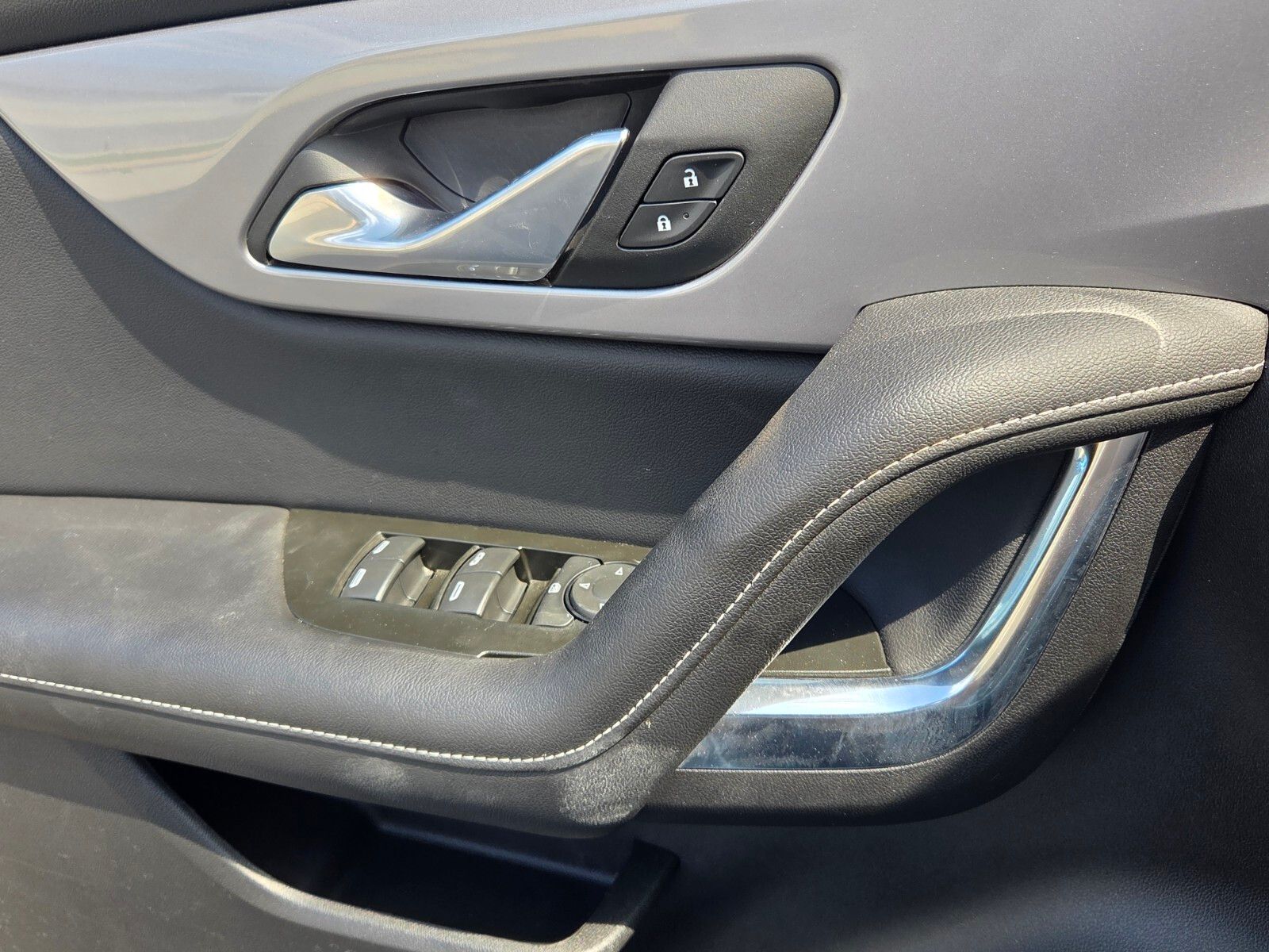 Used 2025 Gray Chevrolet LT image 28
