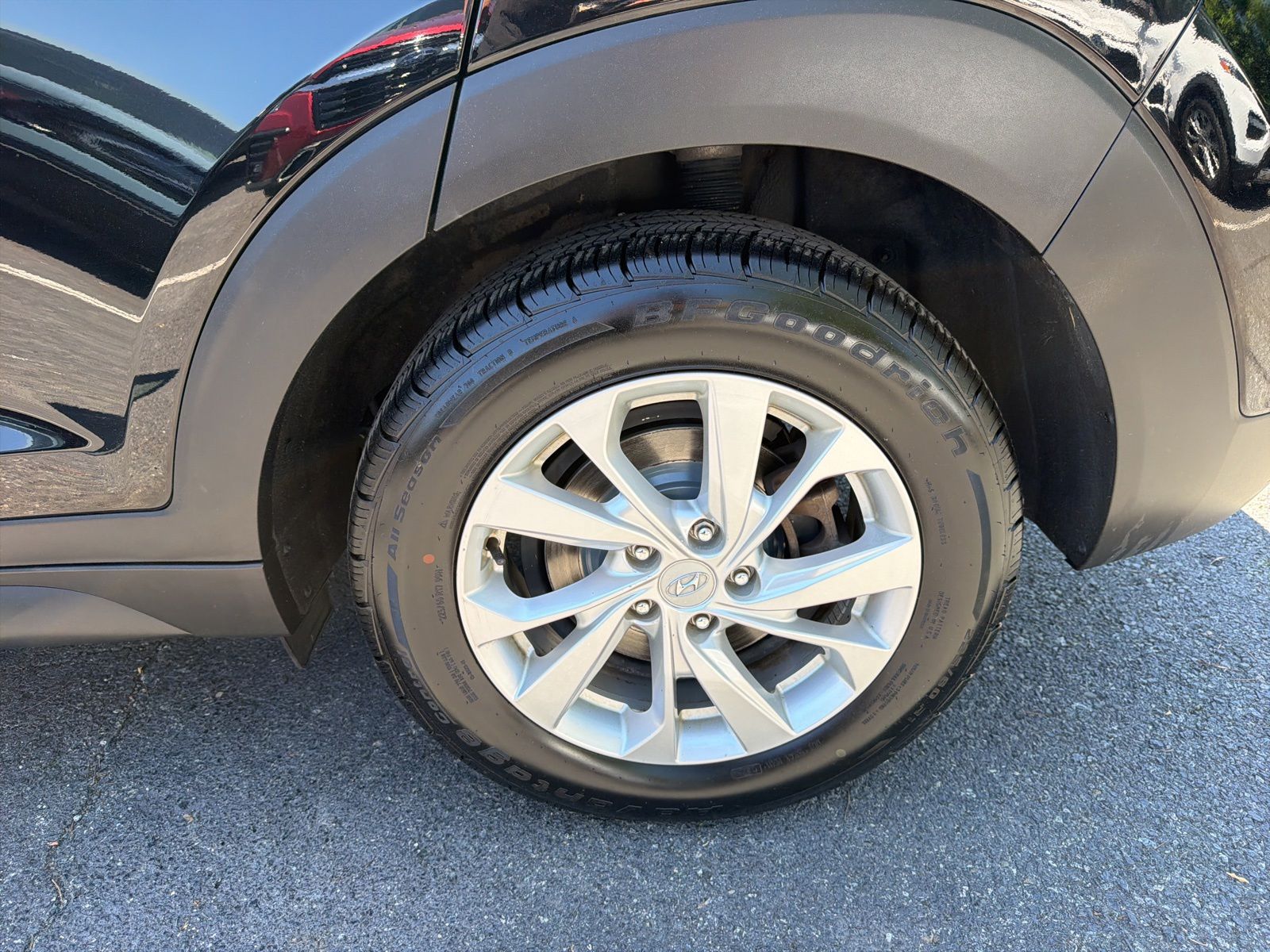 Used 2019 Black Noir Pearl Hyundai Value image 25
