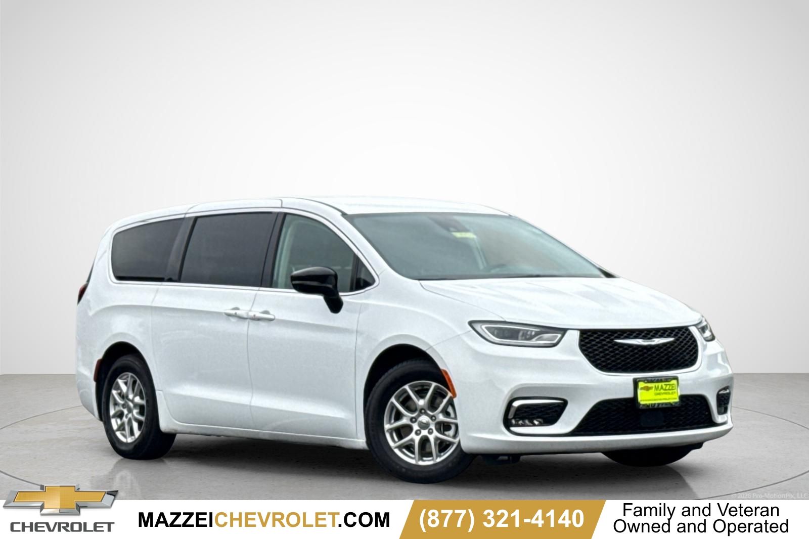 Bright White Clearcoat 2024 Chrysler Pacifica Minivan Front-Wheel Drive 9-Speed Automatic