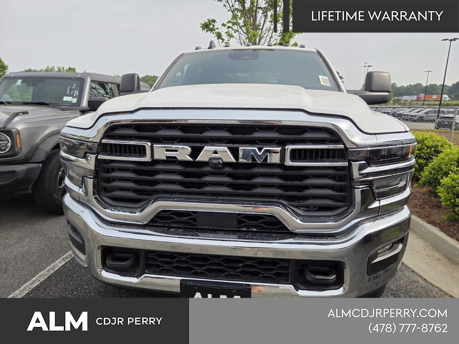 New 2026 Bright White Clear-Coat Exterior Paint RAM Tradesman image 18