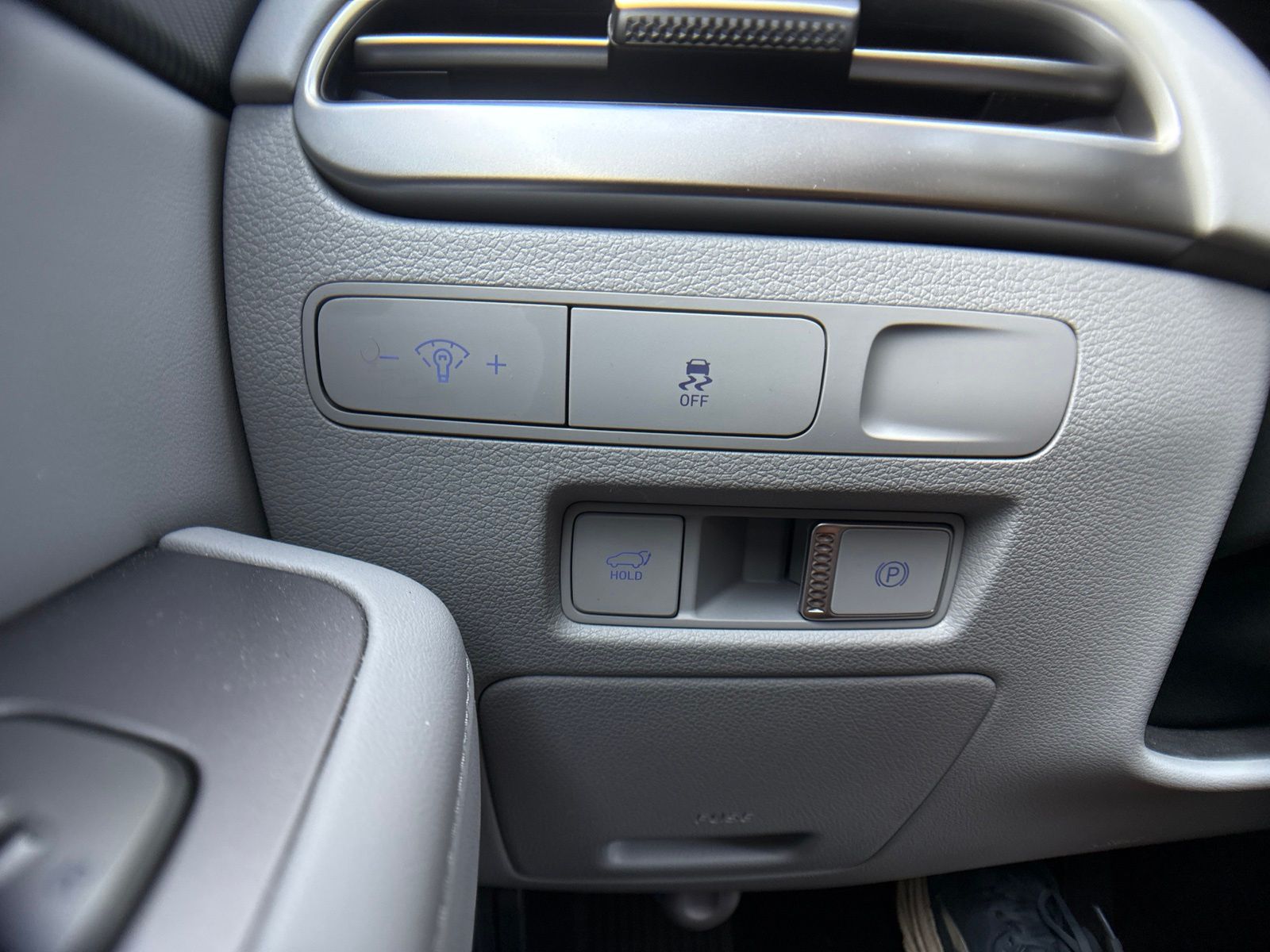 Used 2024 White Hyundai SEL image 22