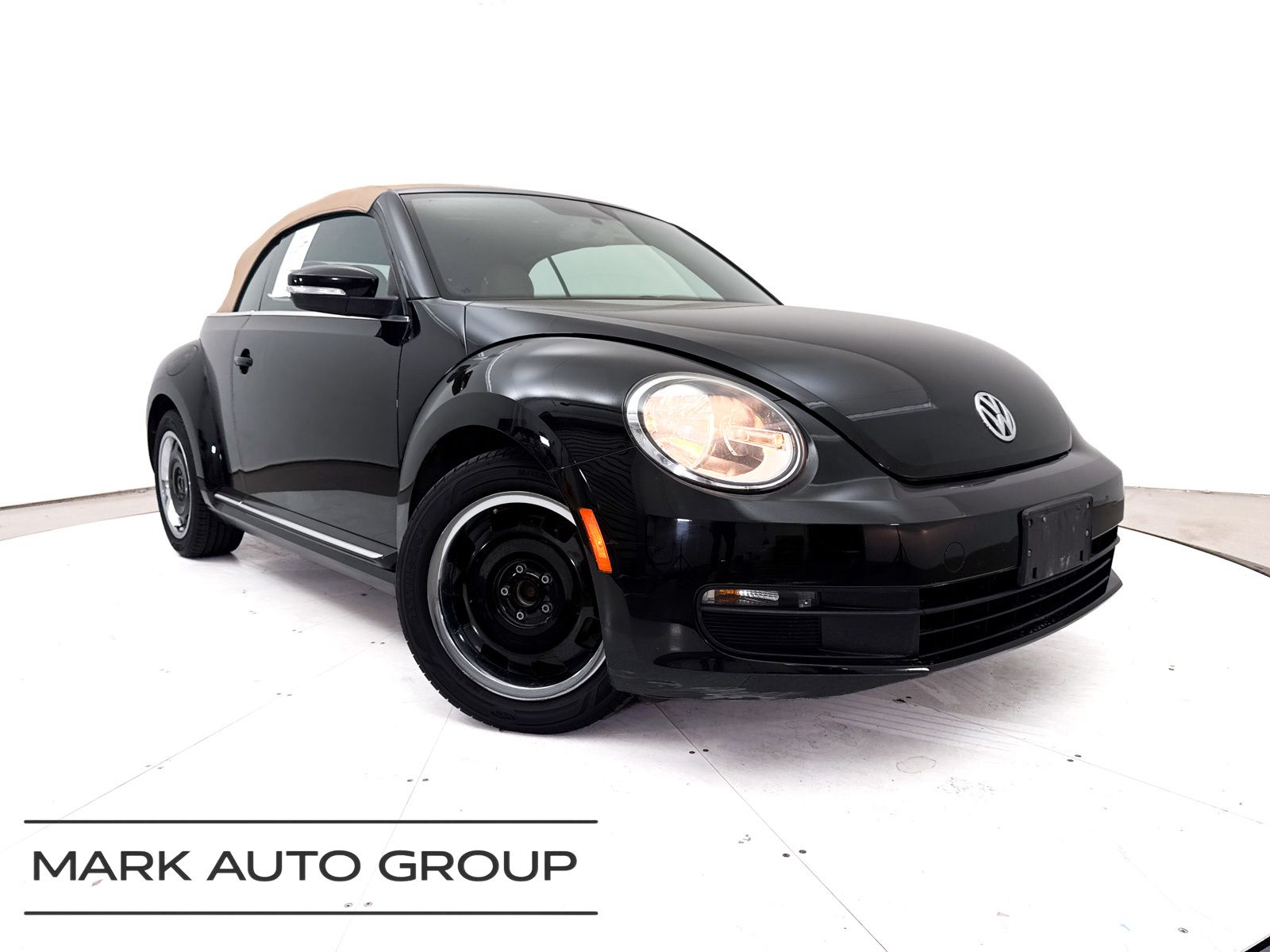 . 2013 Volkswagen Beetle Hatchback  6-Speed Automatic