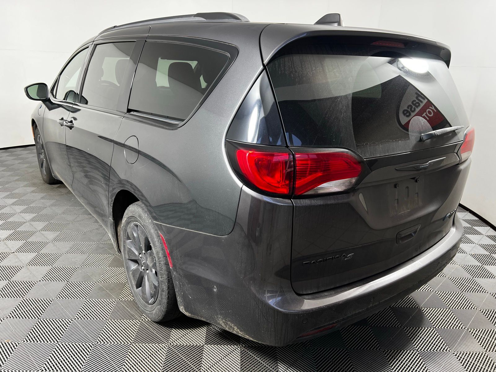 Thumbnail: 2020 Chrysler Pacifica - 7