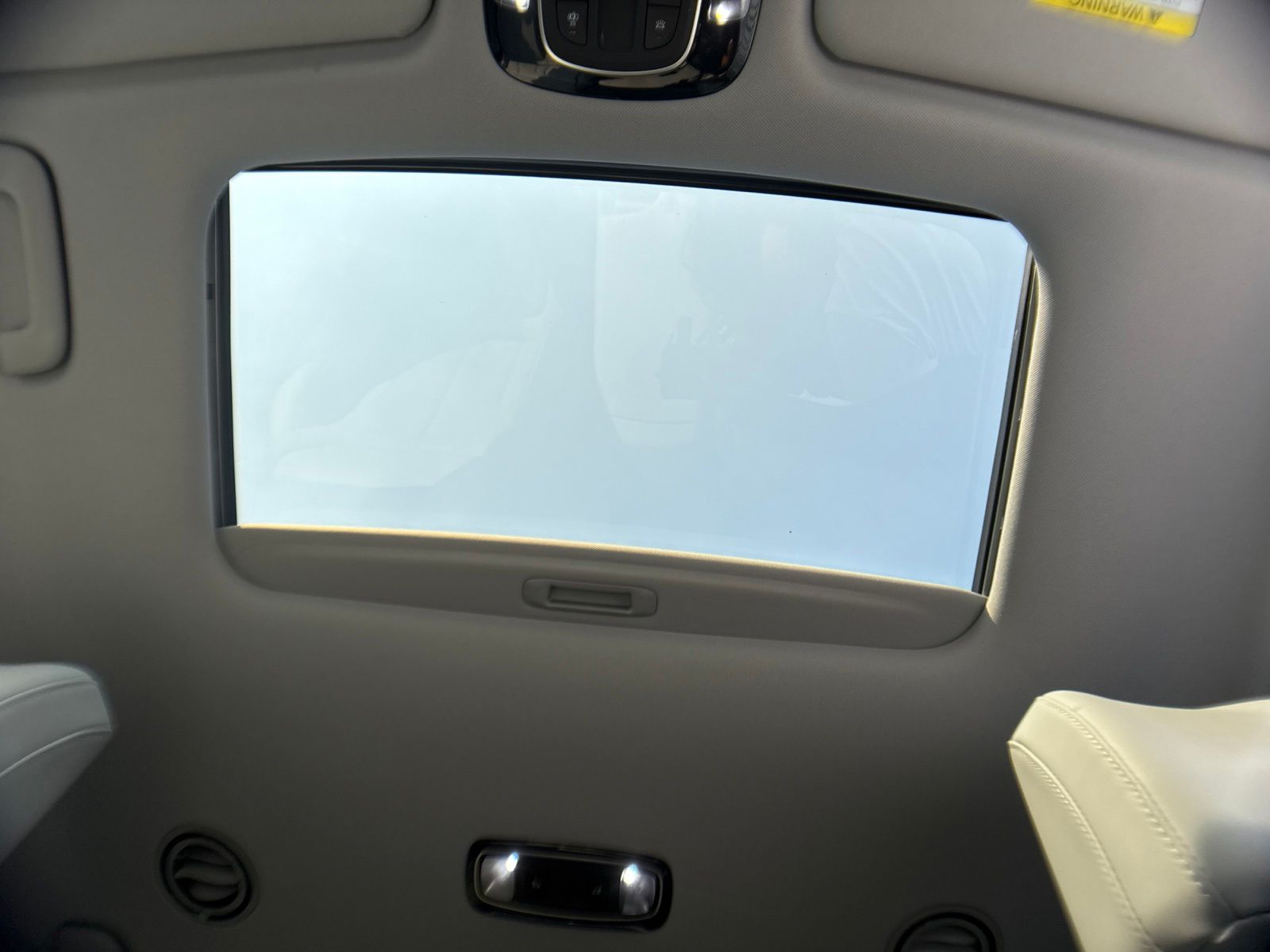 Used 2024 White Hyundai SEL image 11