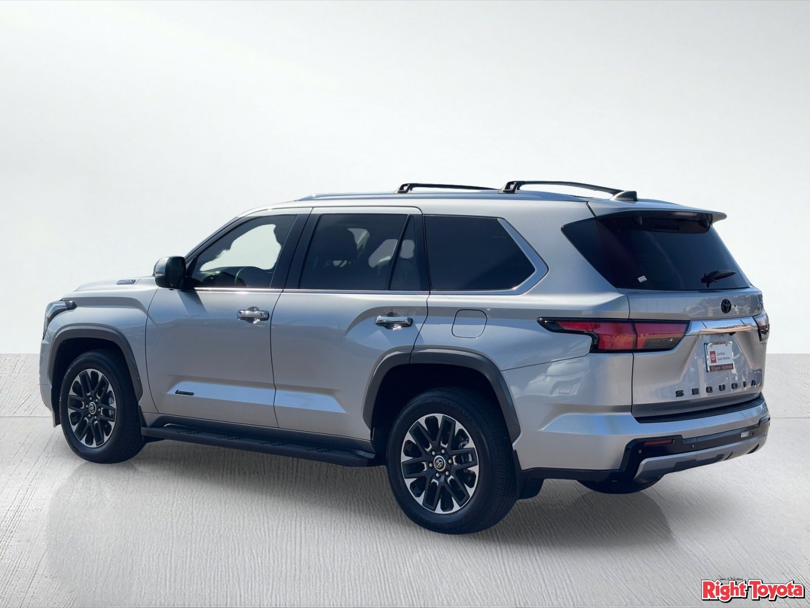 View vehicle photo 4