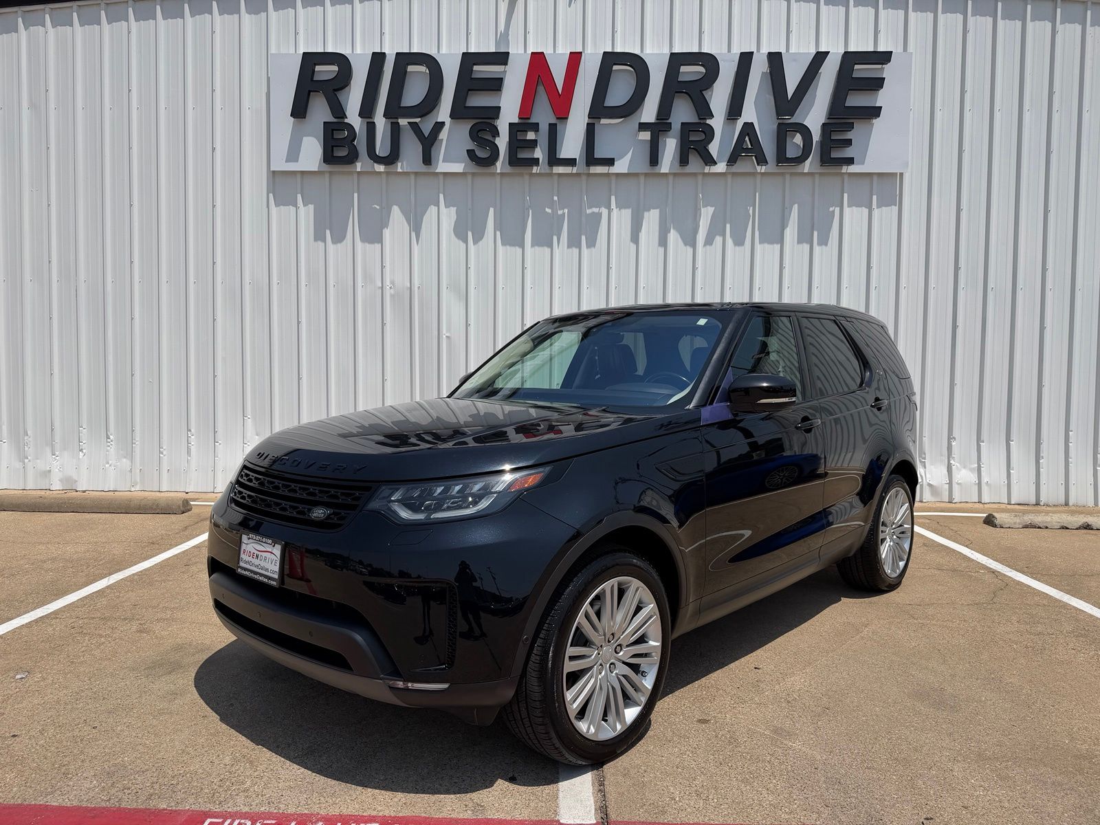  2017 Land Rover Discovery First Edition AWD   