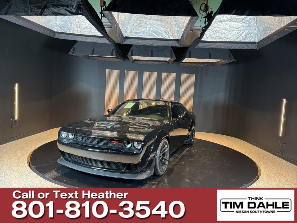 Pitch Black Clearcoat 2023 Dodge Challenger Coupe Rear-Wheel Drive 8-Speed Automatic