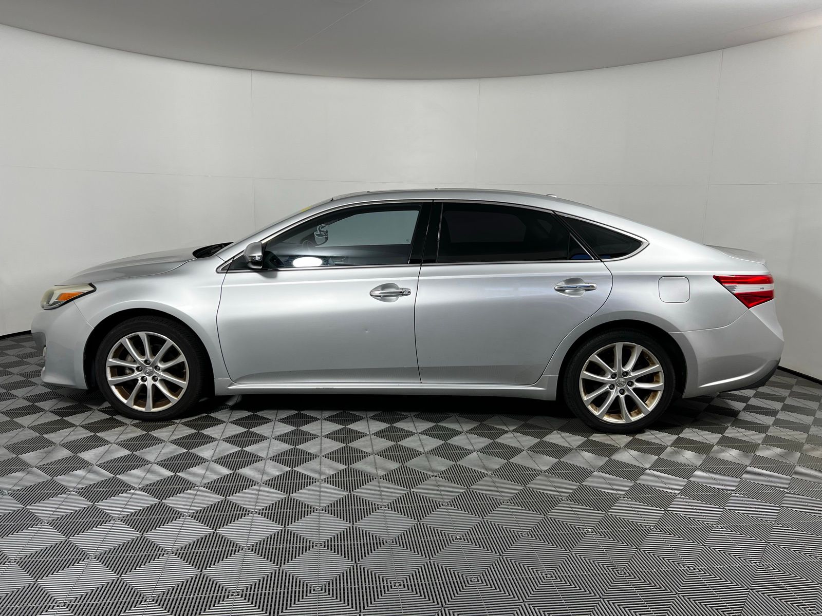 Thumbnail: 2013 Toyota Avalon - 7