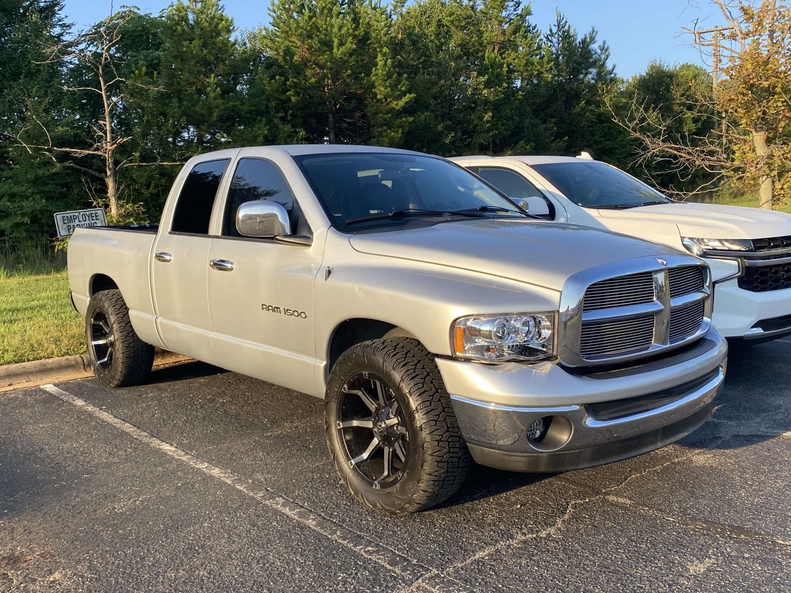 Bright Silver Metallic 2005 Dodge RAM 1500 Pickup Truck Rear-Wheel Drive 5-Speed Automatic